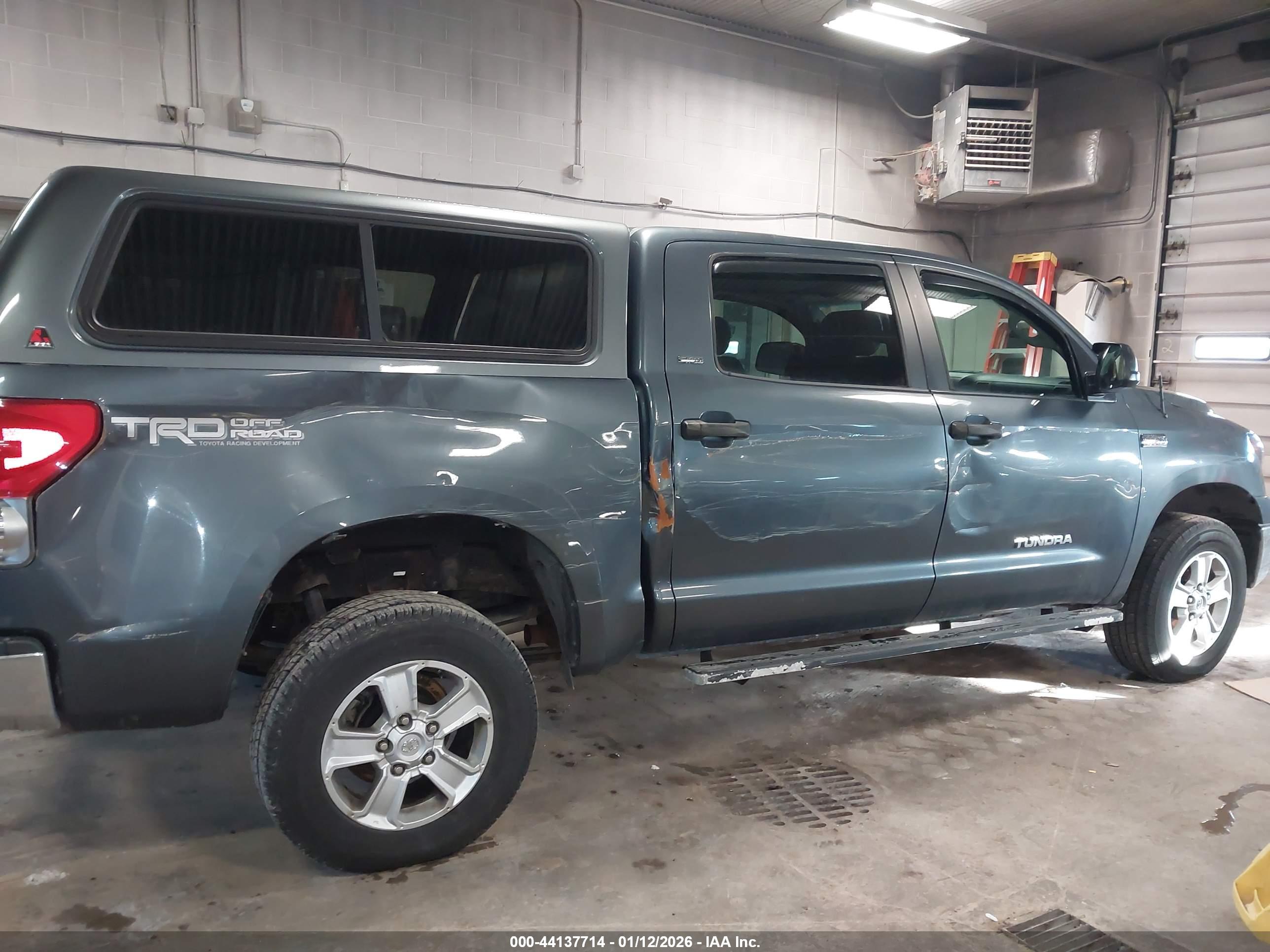 TOYOTA TUNDRA image 6