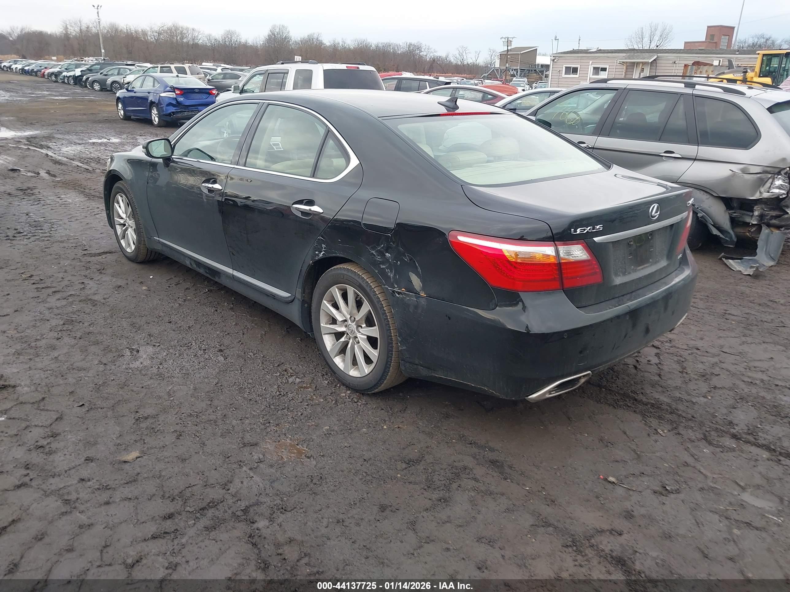 LEXUS LS image 3