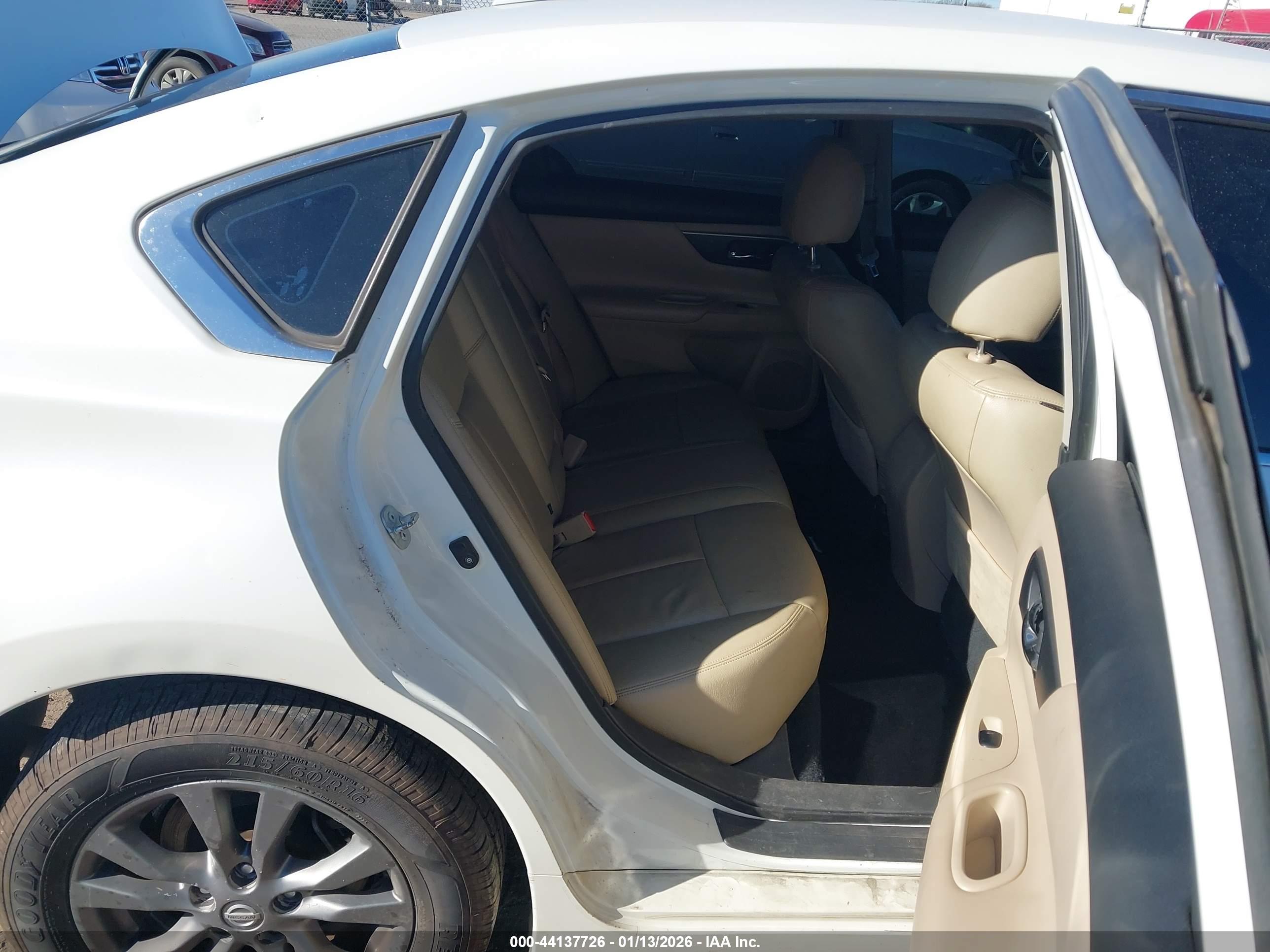 NISSAN ALTIMA image 8