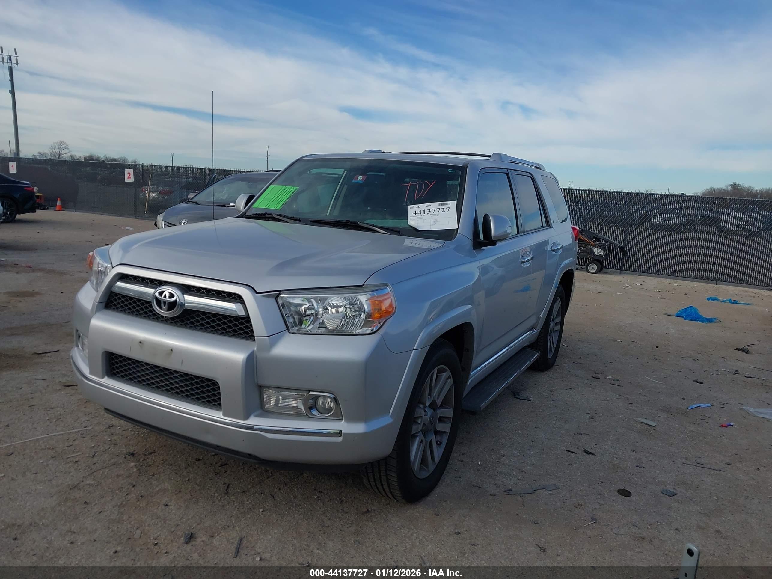 TOYOTA 4RUNNER image 2