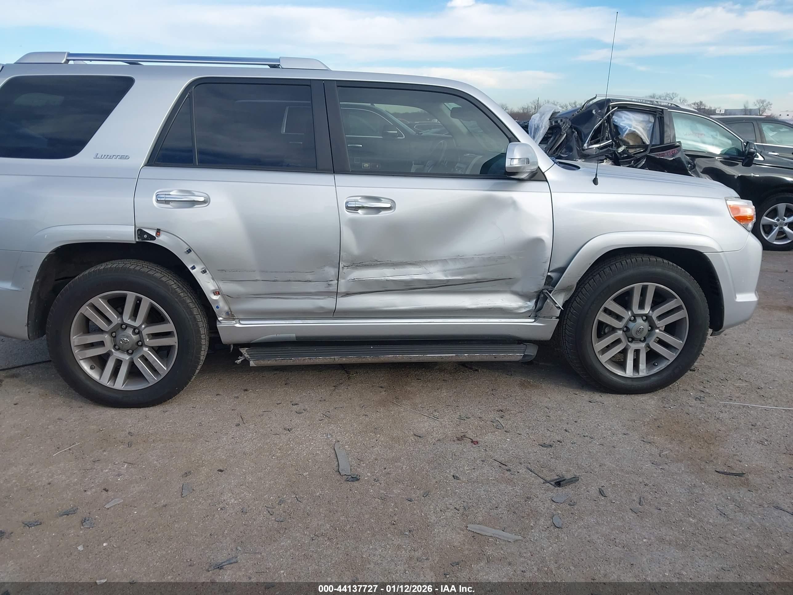 TOYOTA 4RUNNER image 6