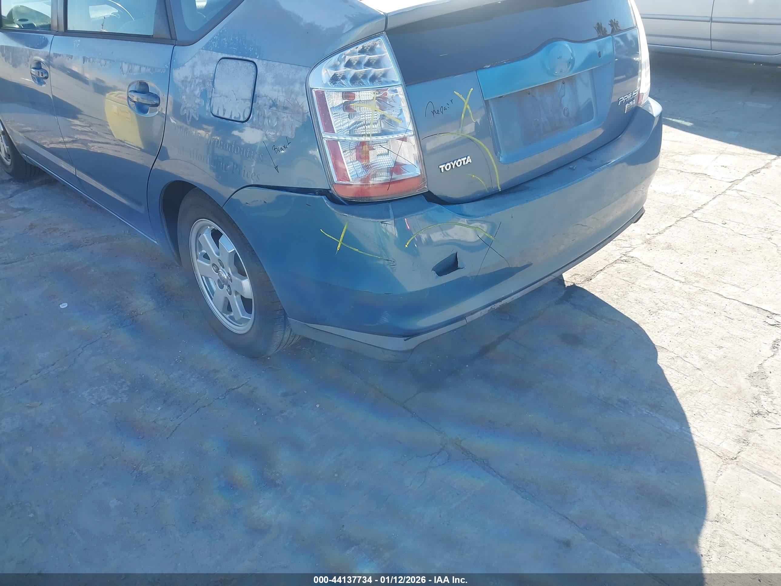 TOYOTA PRIUS image 6