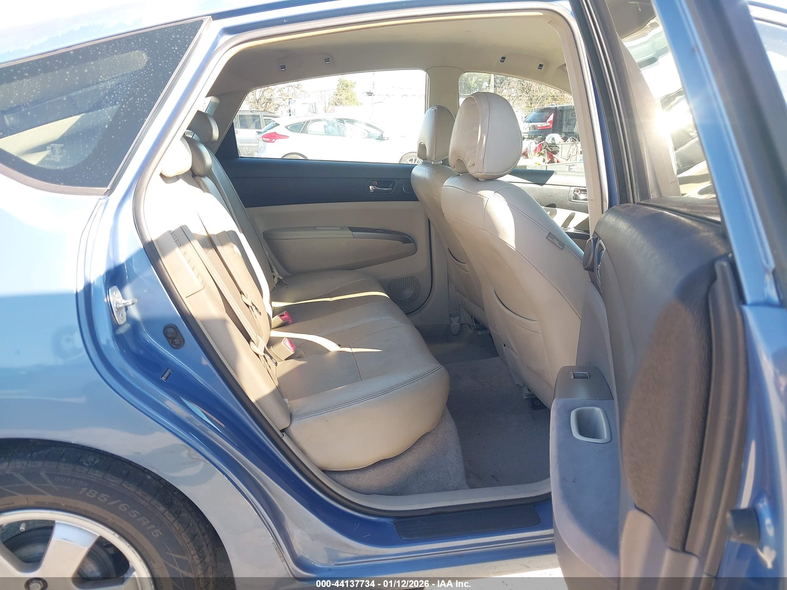 TOYOTA PRIUS image 8