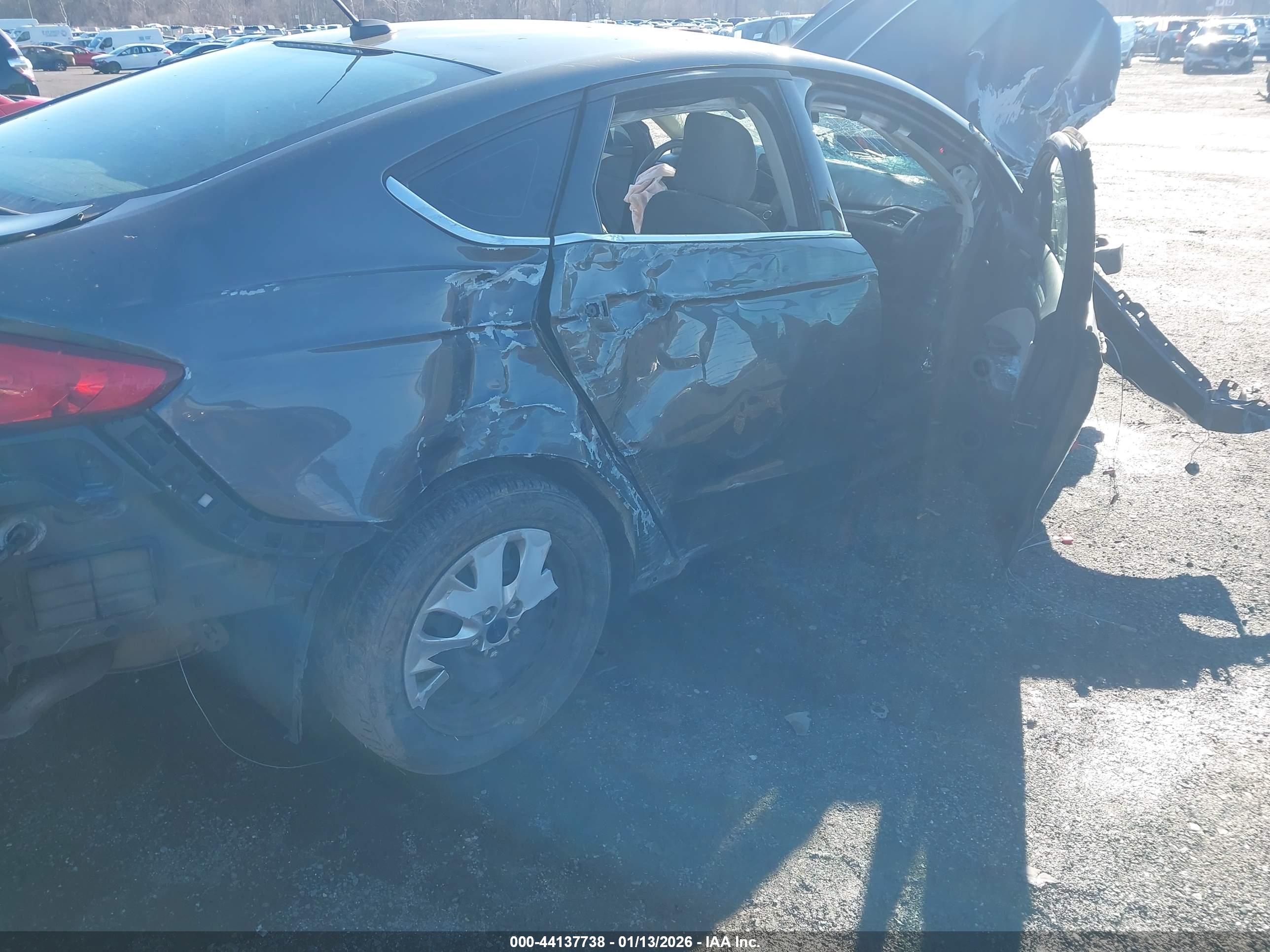 FORD FUSION image 6