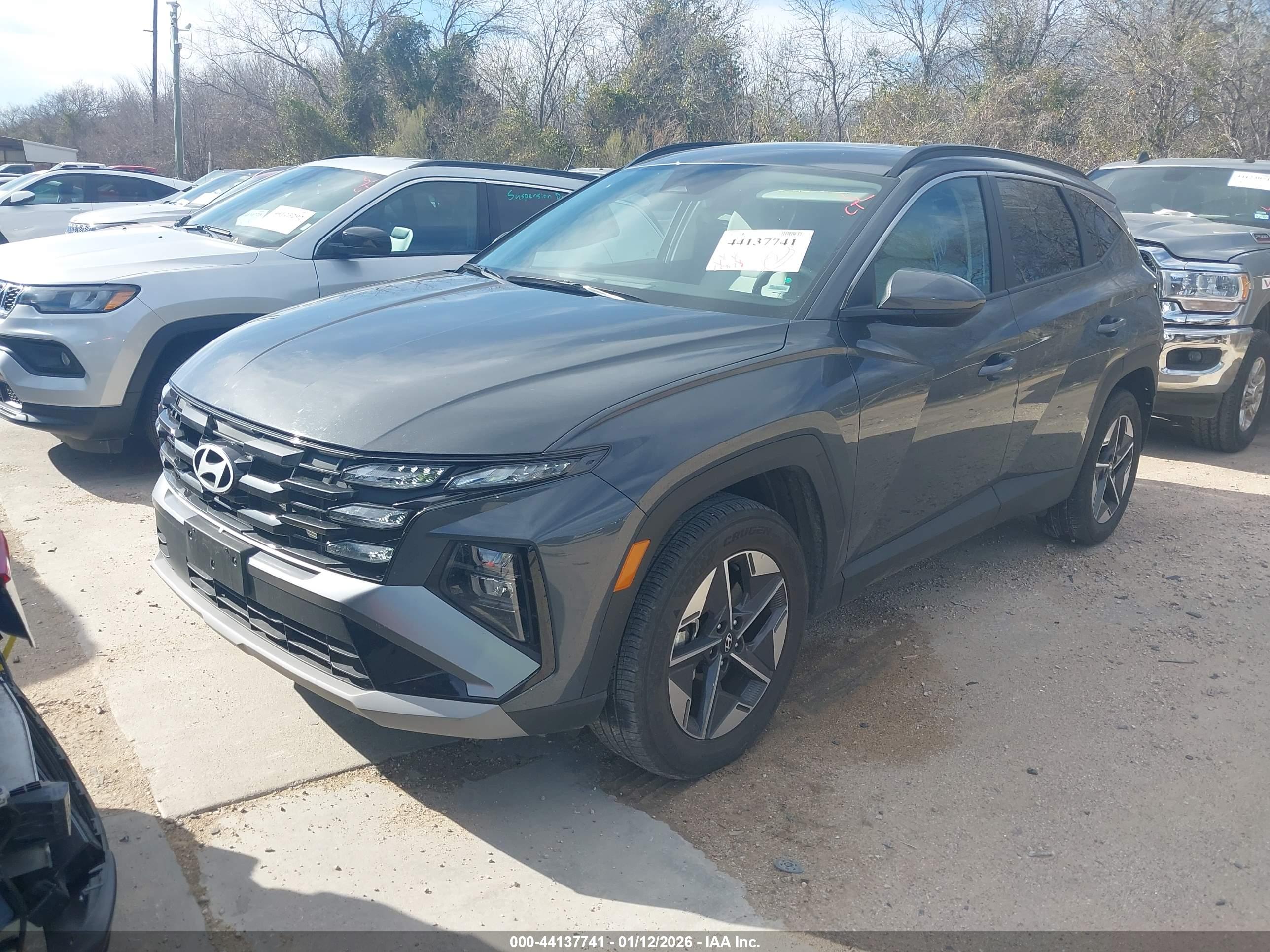HYUNDAI TUCSON image 2