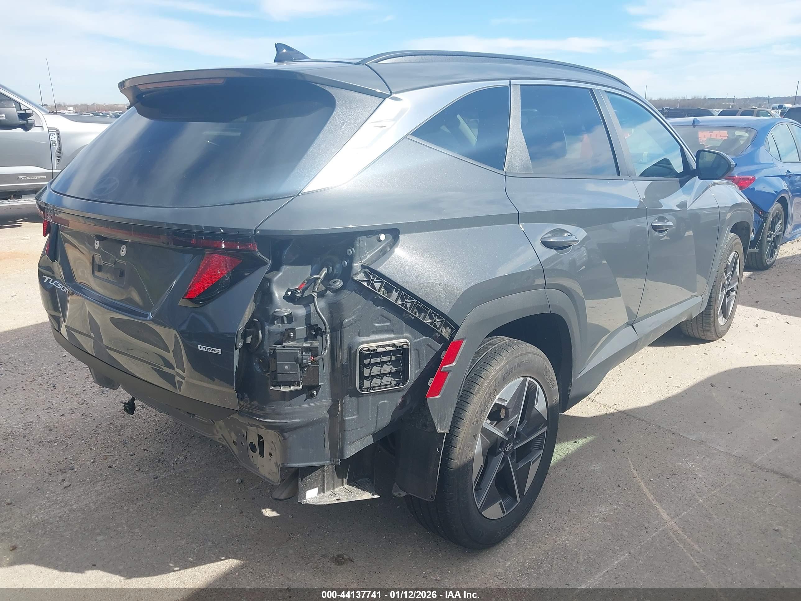 HYUNDAI TUCSON image 4