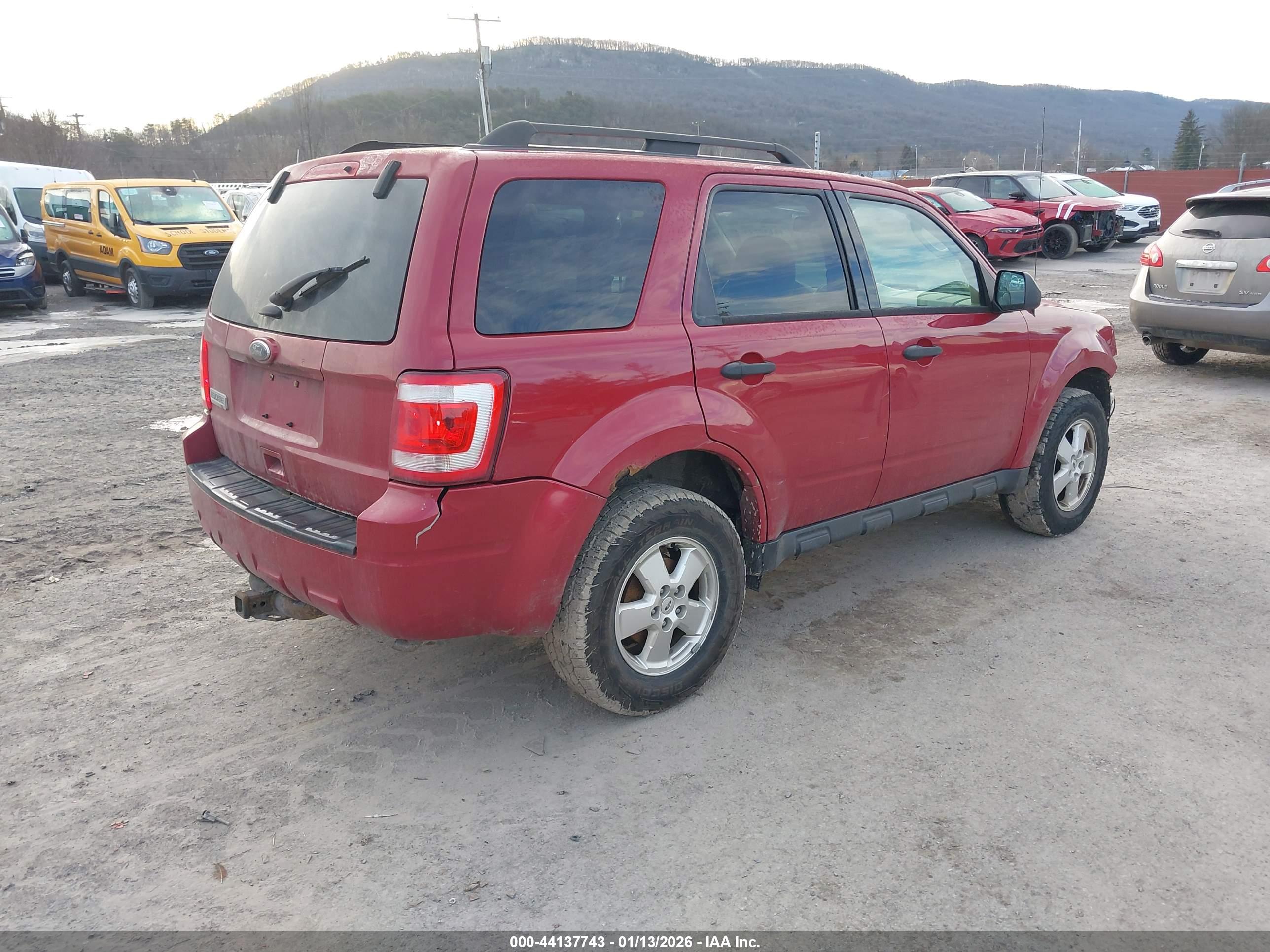 FORD ESCAPE image 4