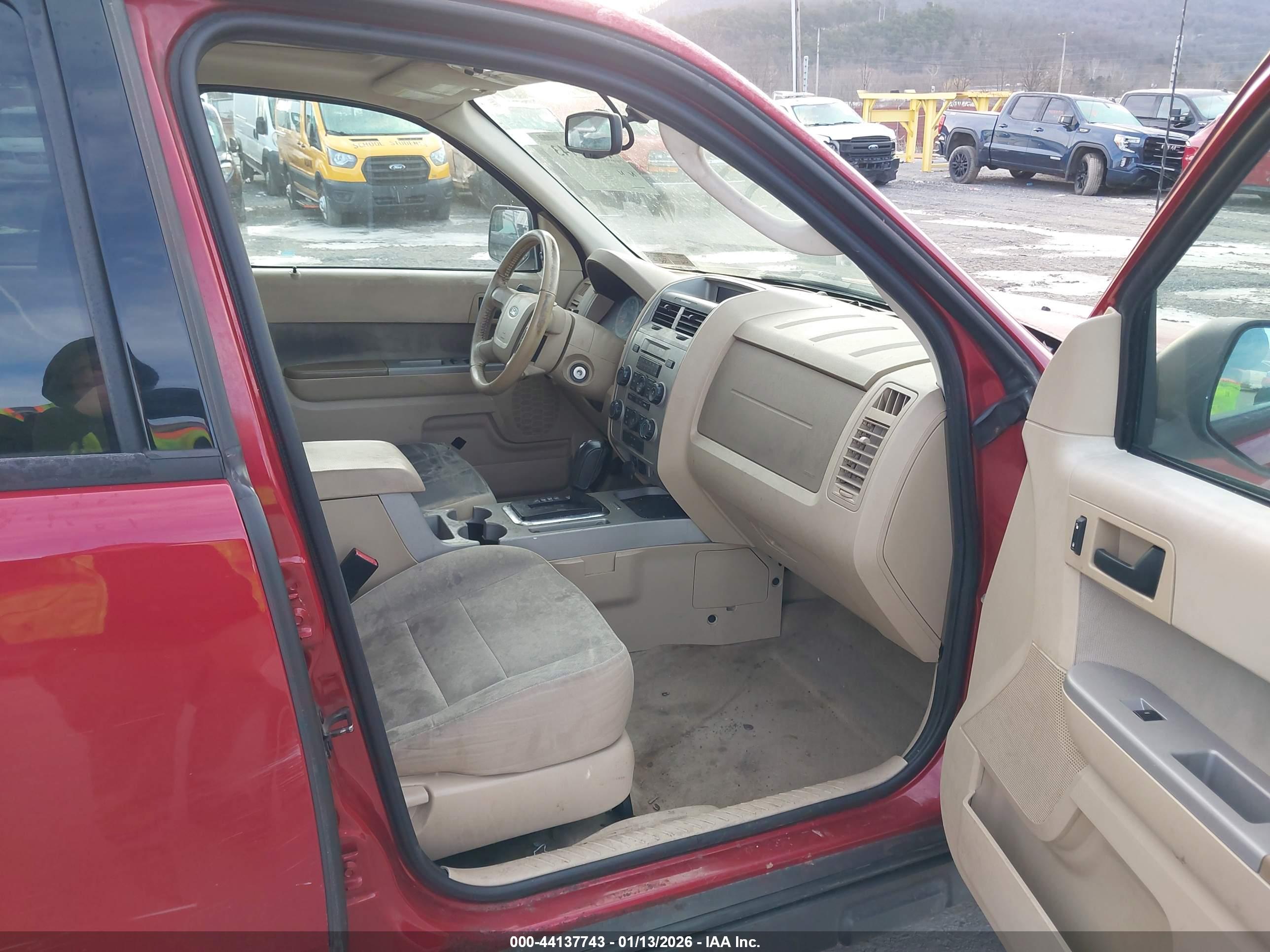 FORD ESCAPE image 5
