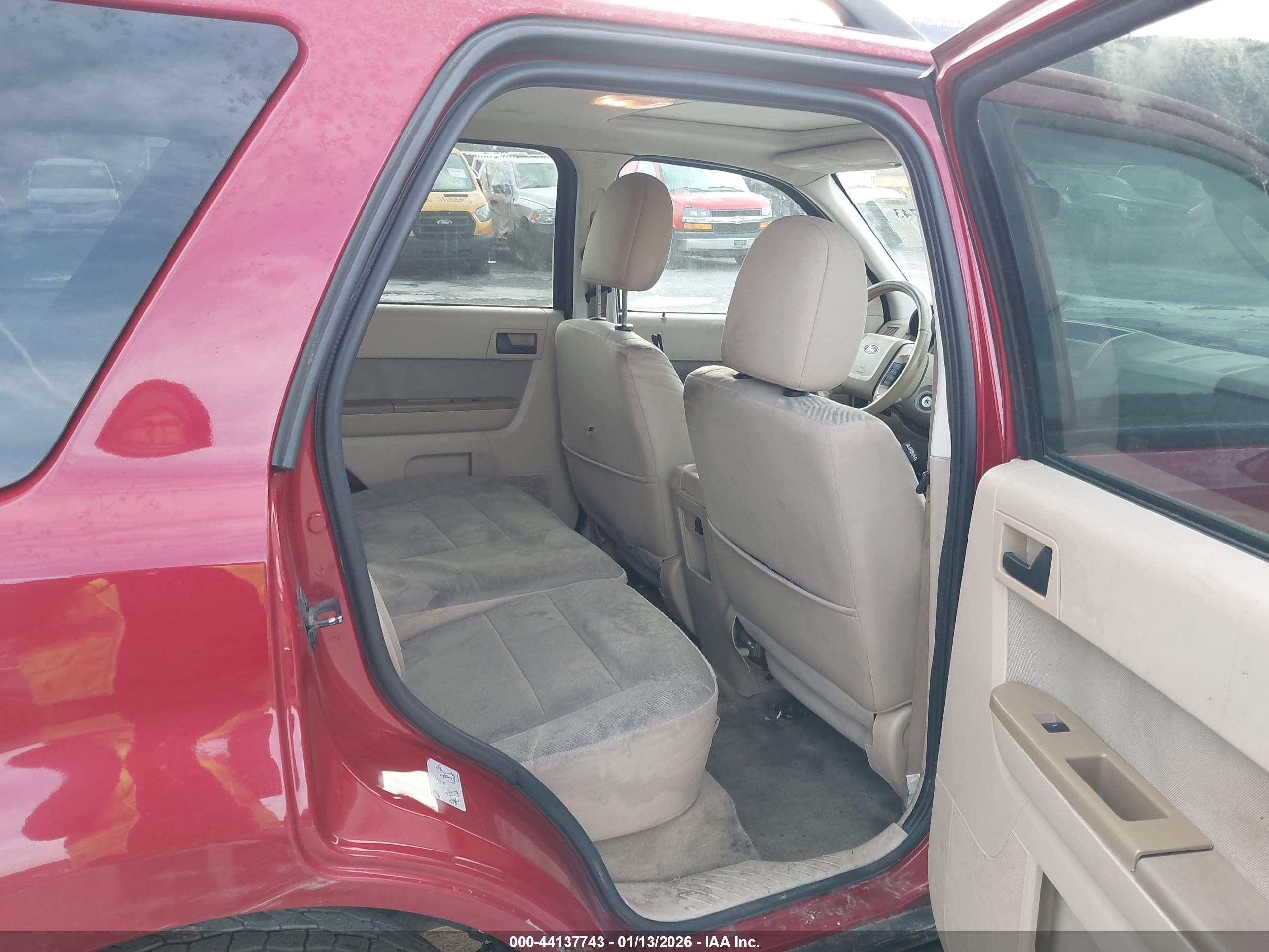 FORD ESCAPE image 8