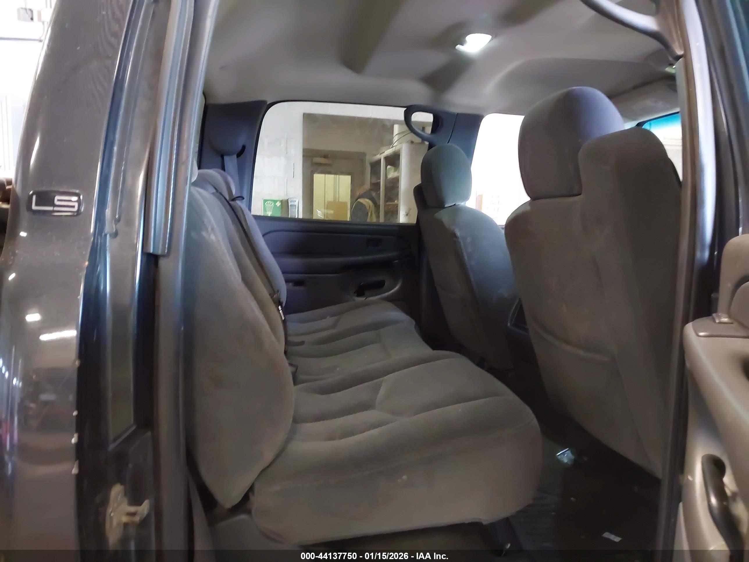CHEVROLET SILVERADO image 8