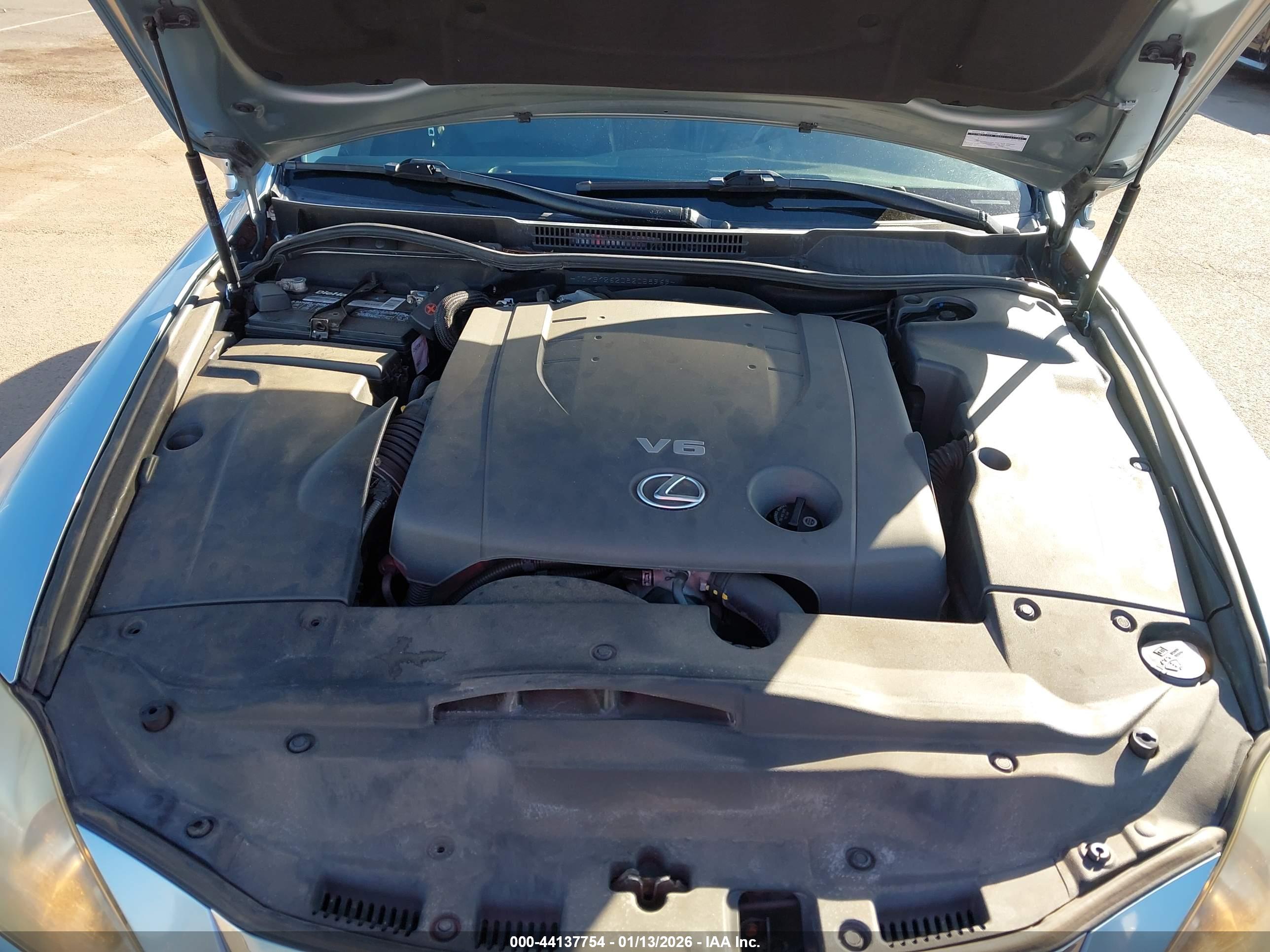 LEXUS IS image 10