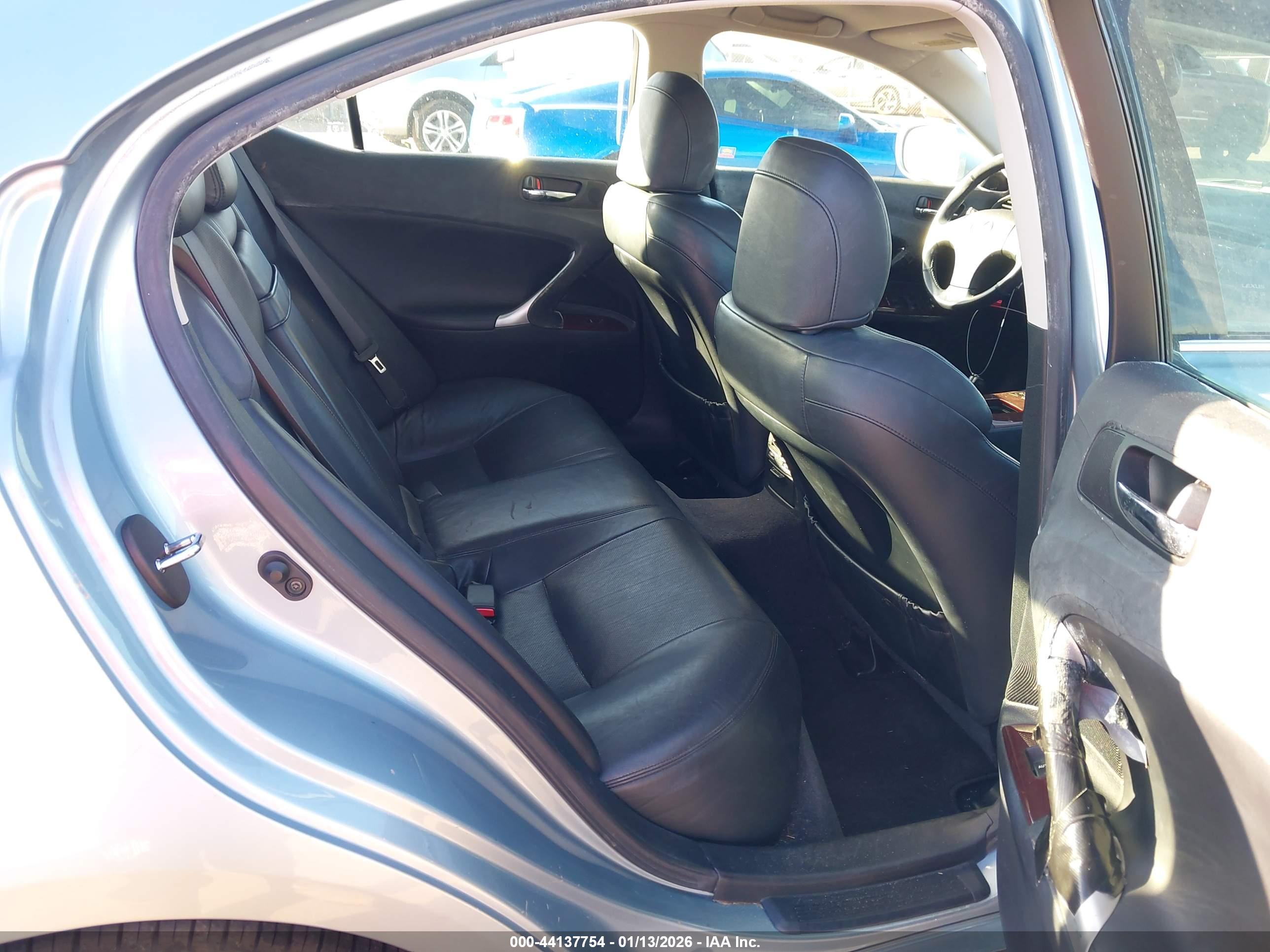 LEXUS IS image 8
