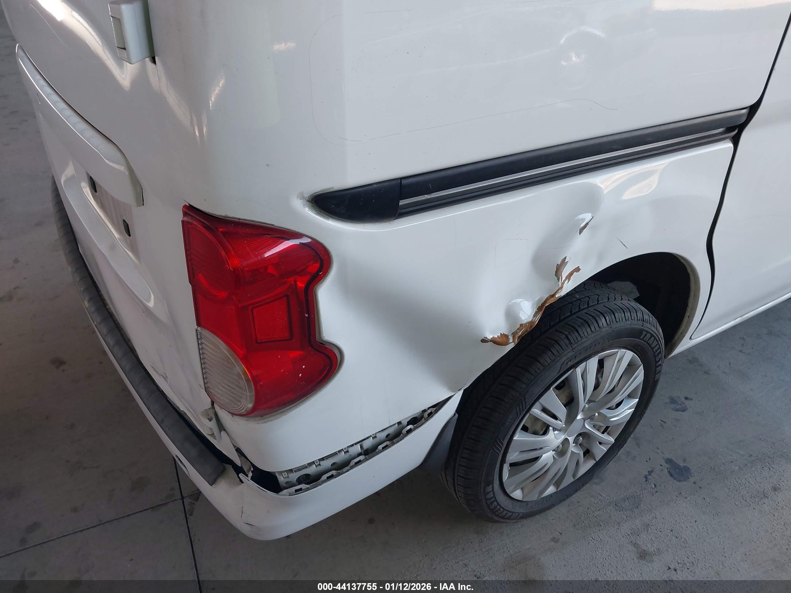 NISSAN NV200 image 6
