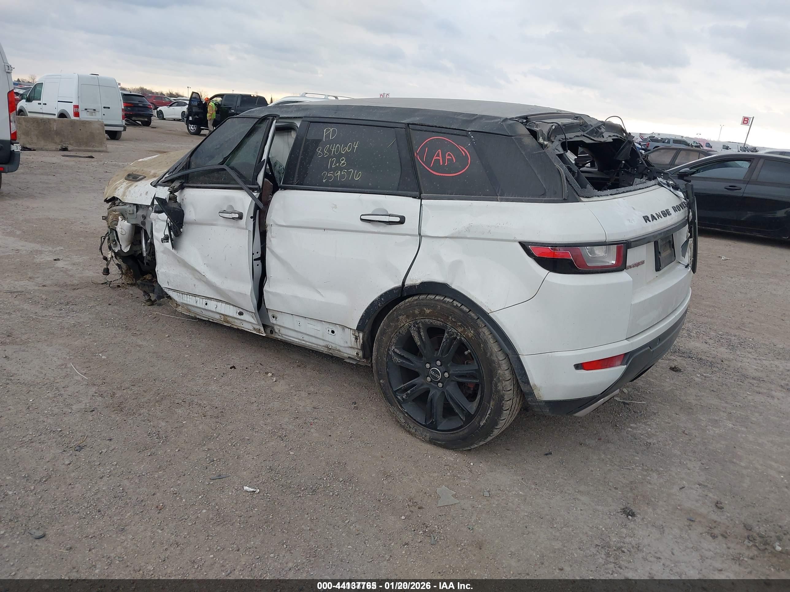 LAND ROVER image 3