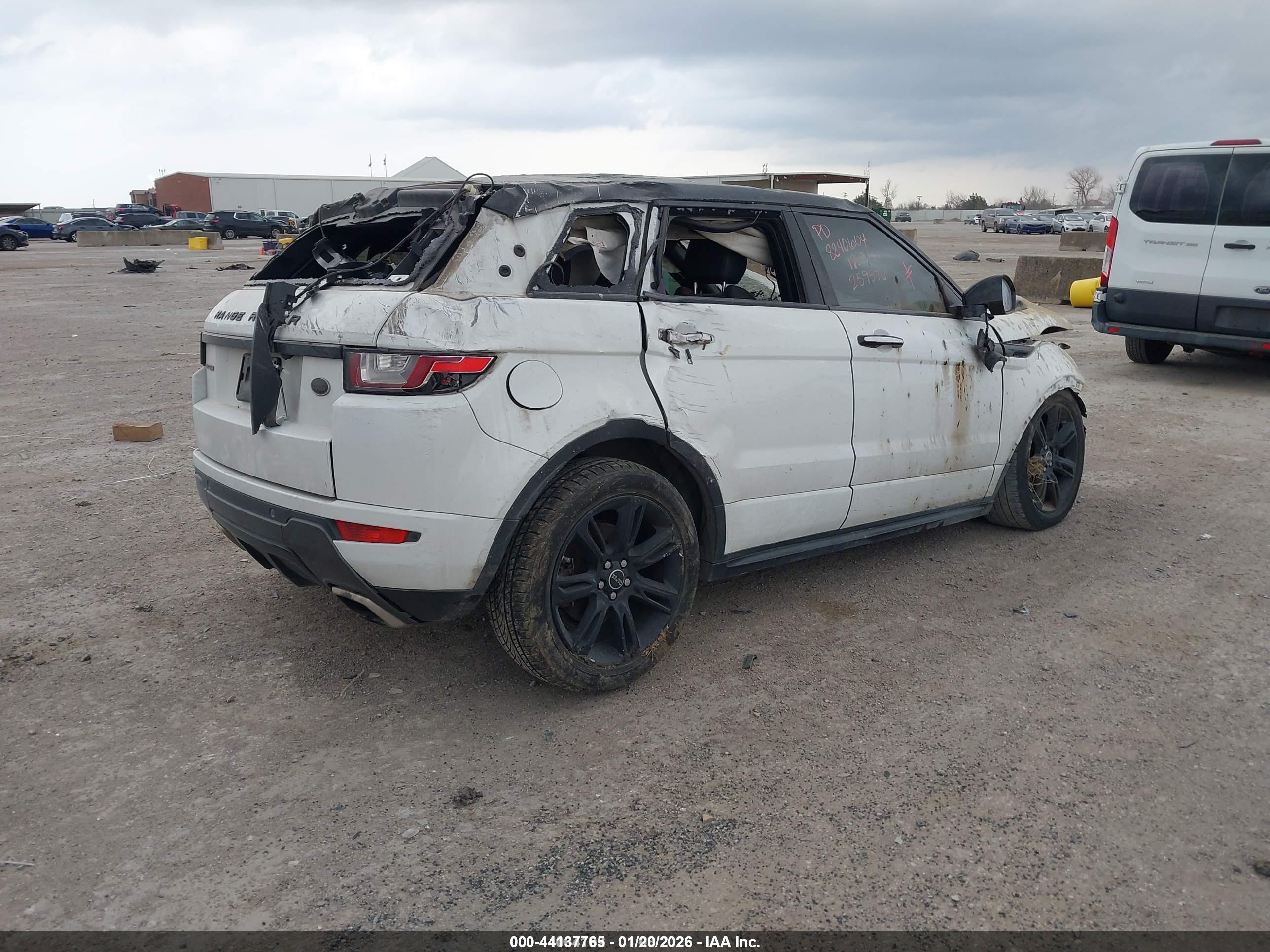LAND ROVER image 4