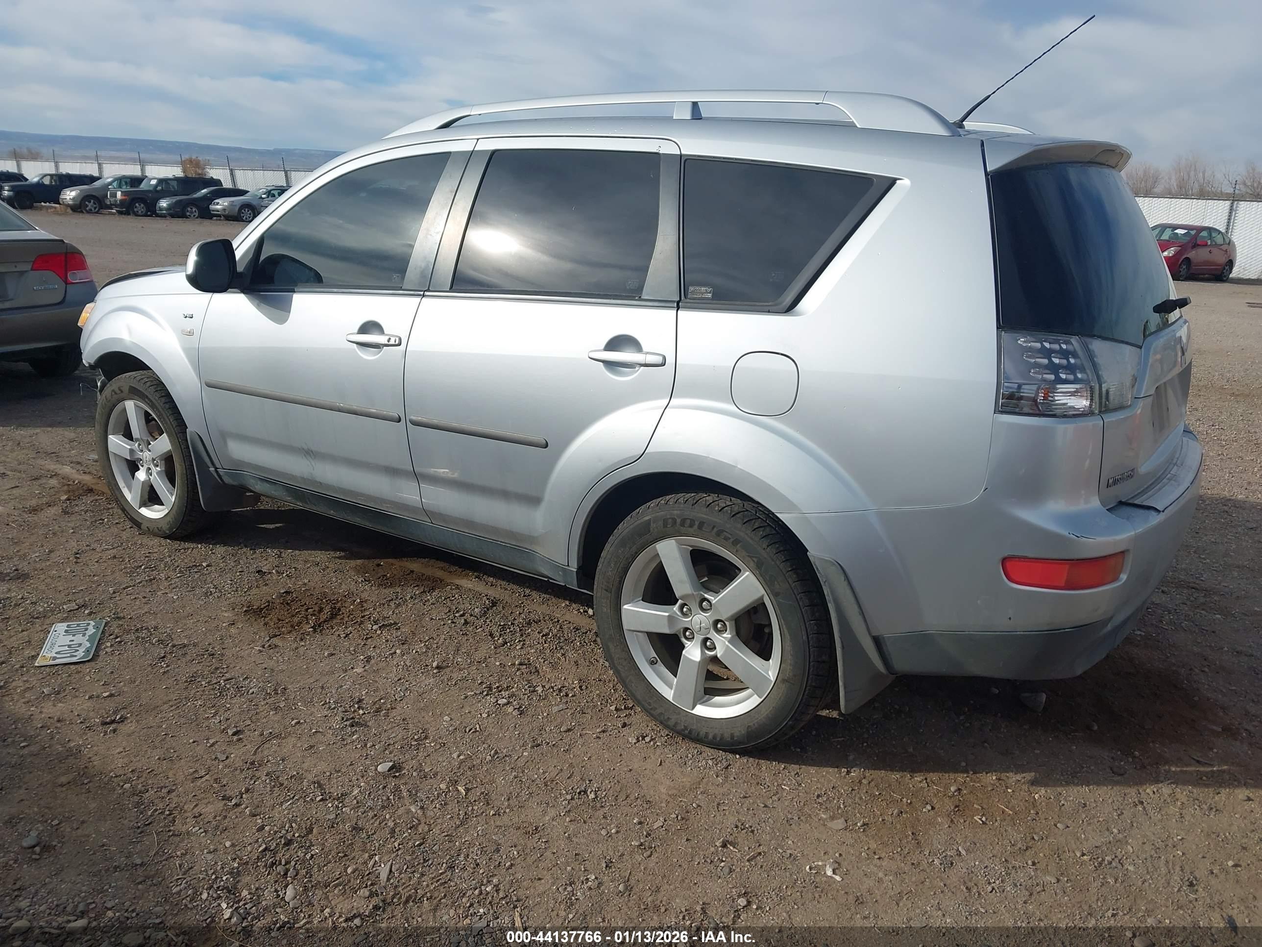MITSUBISHI OUTLANDER image 3