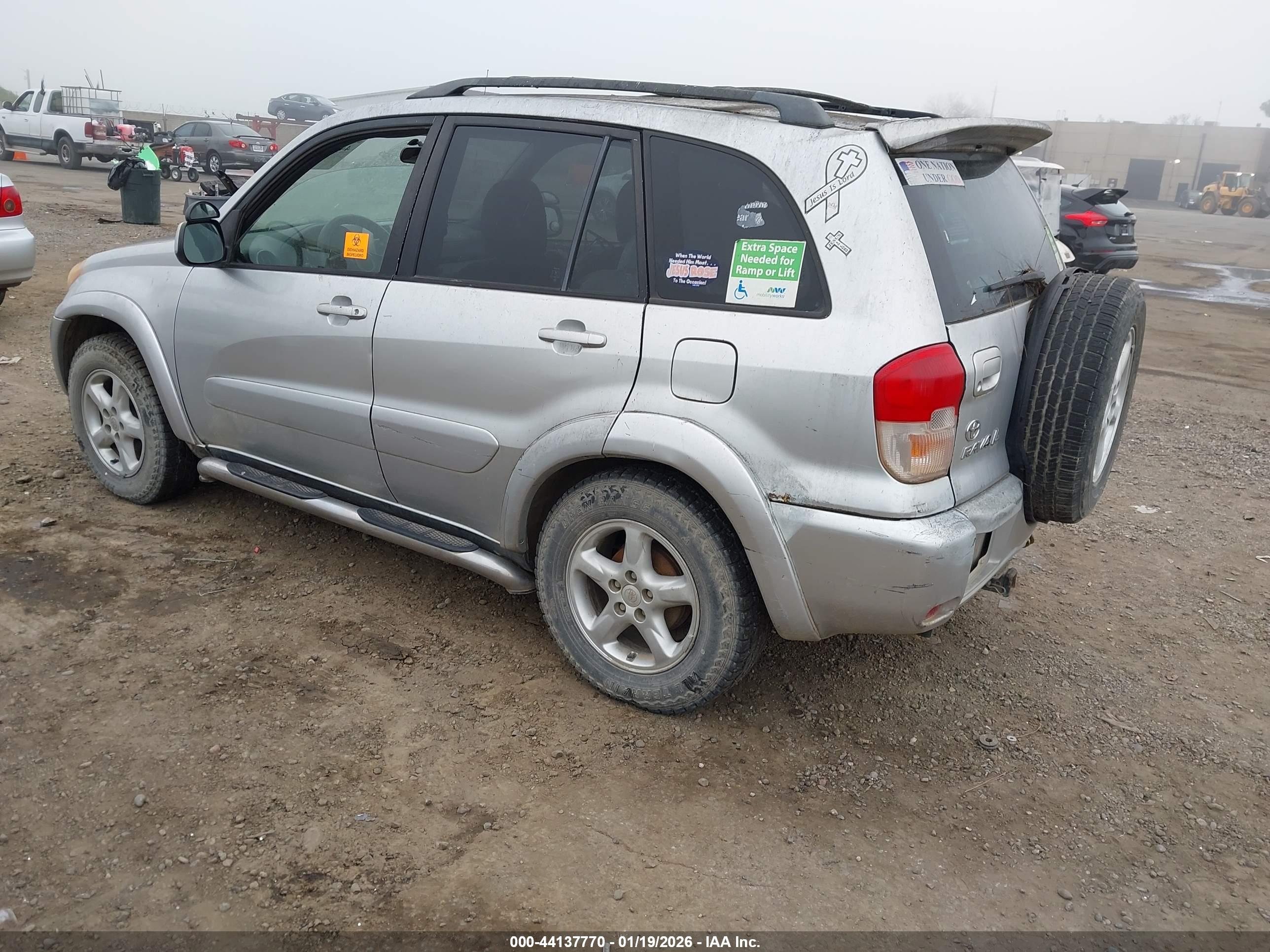 TOYOTA RAV4 image 3