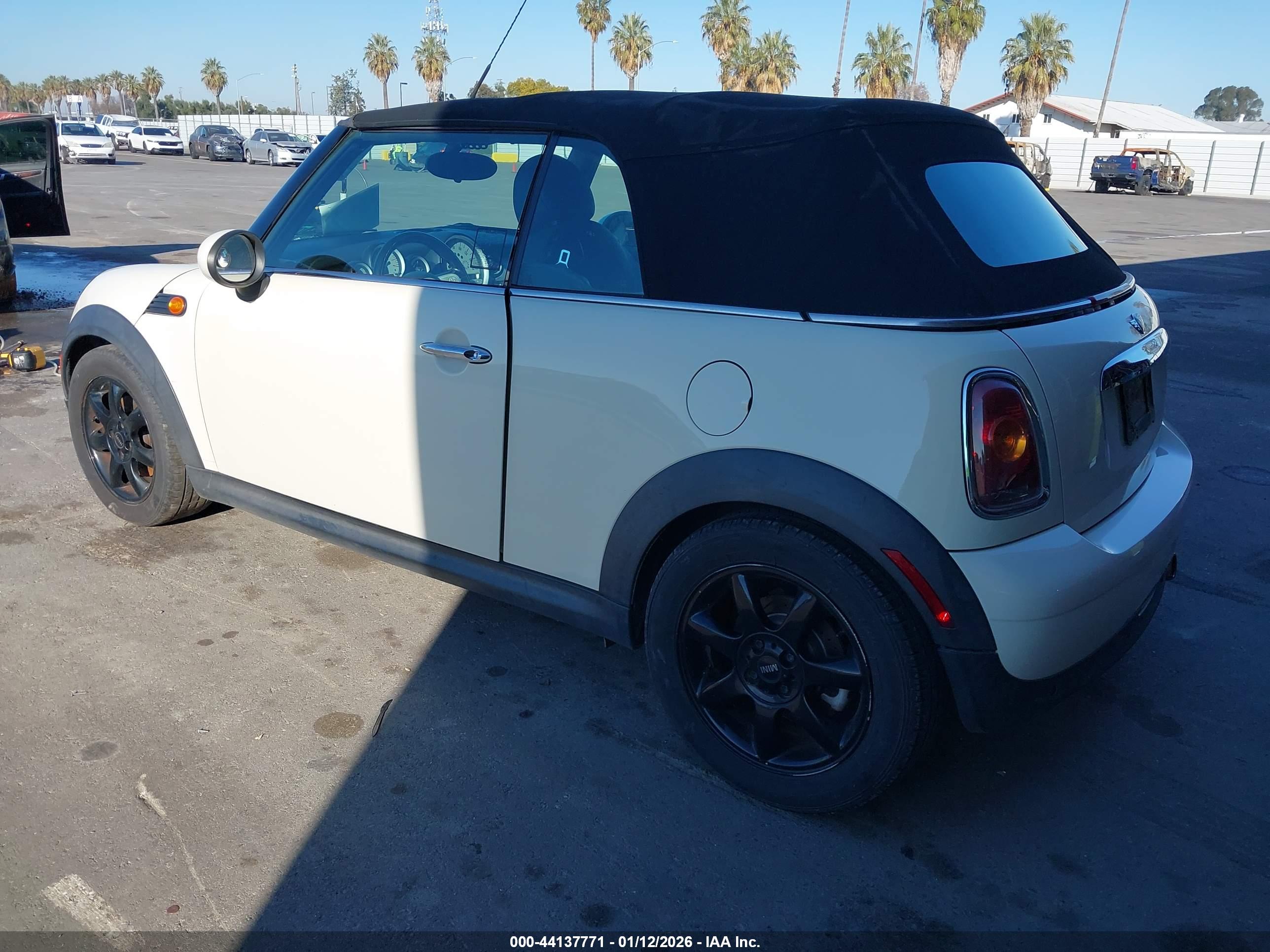 MINI COOPER image 3
