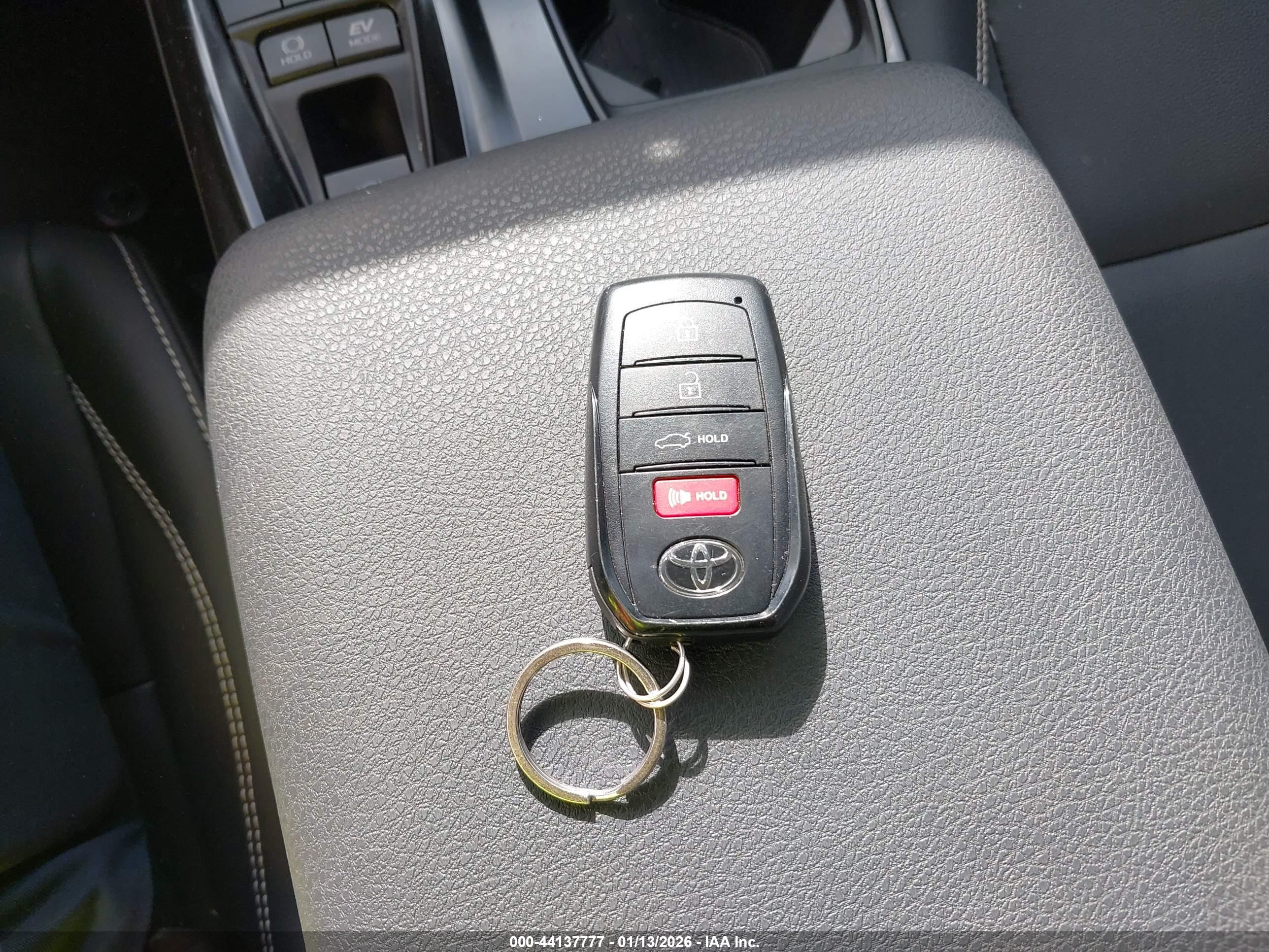 TOYOTA CAMRY image 11