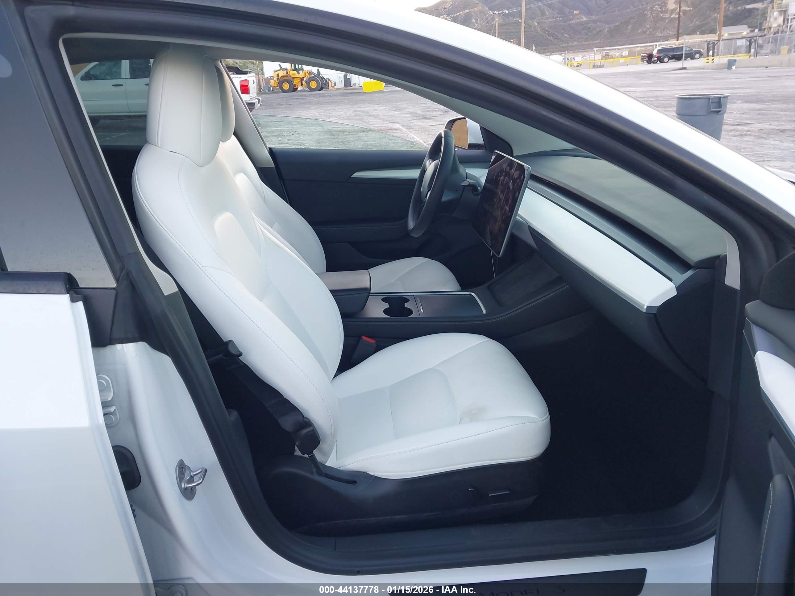 TESLA MODEL image 5