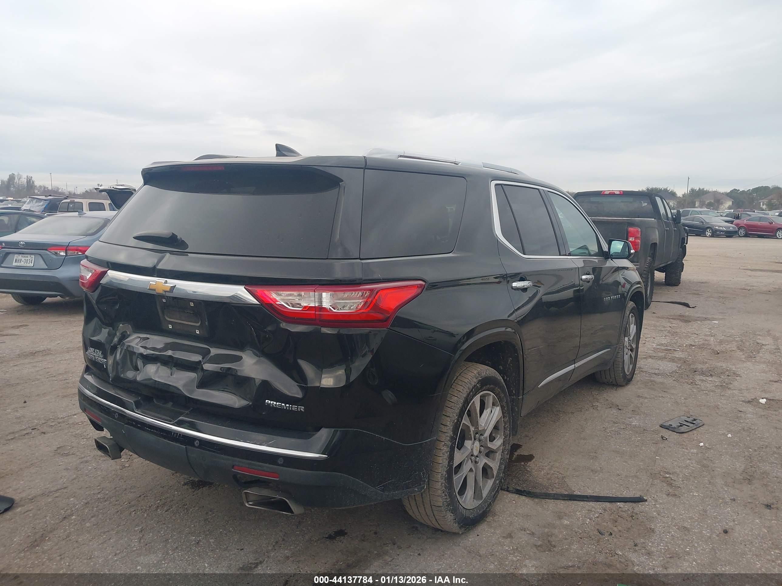 CHEVROLET TRAVERSE image 6