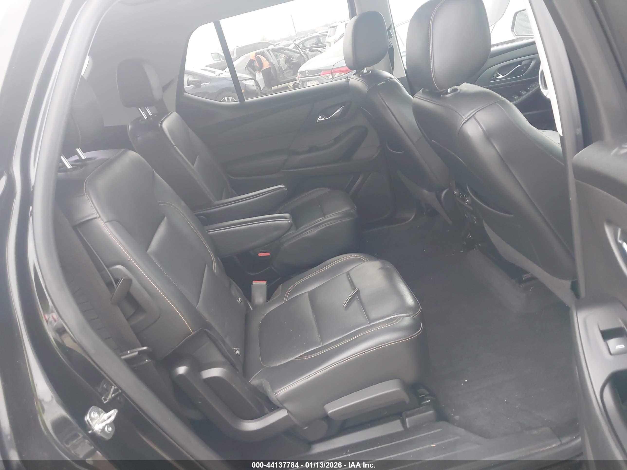 CHEVROLET TRAVERSE image 8