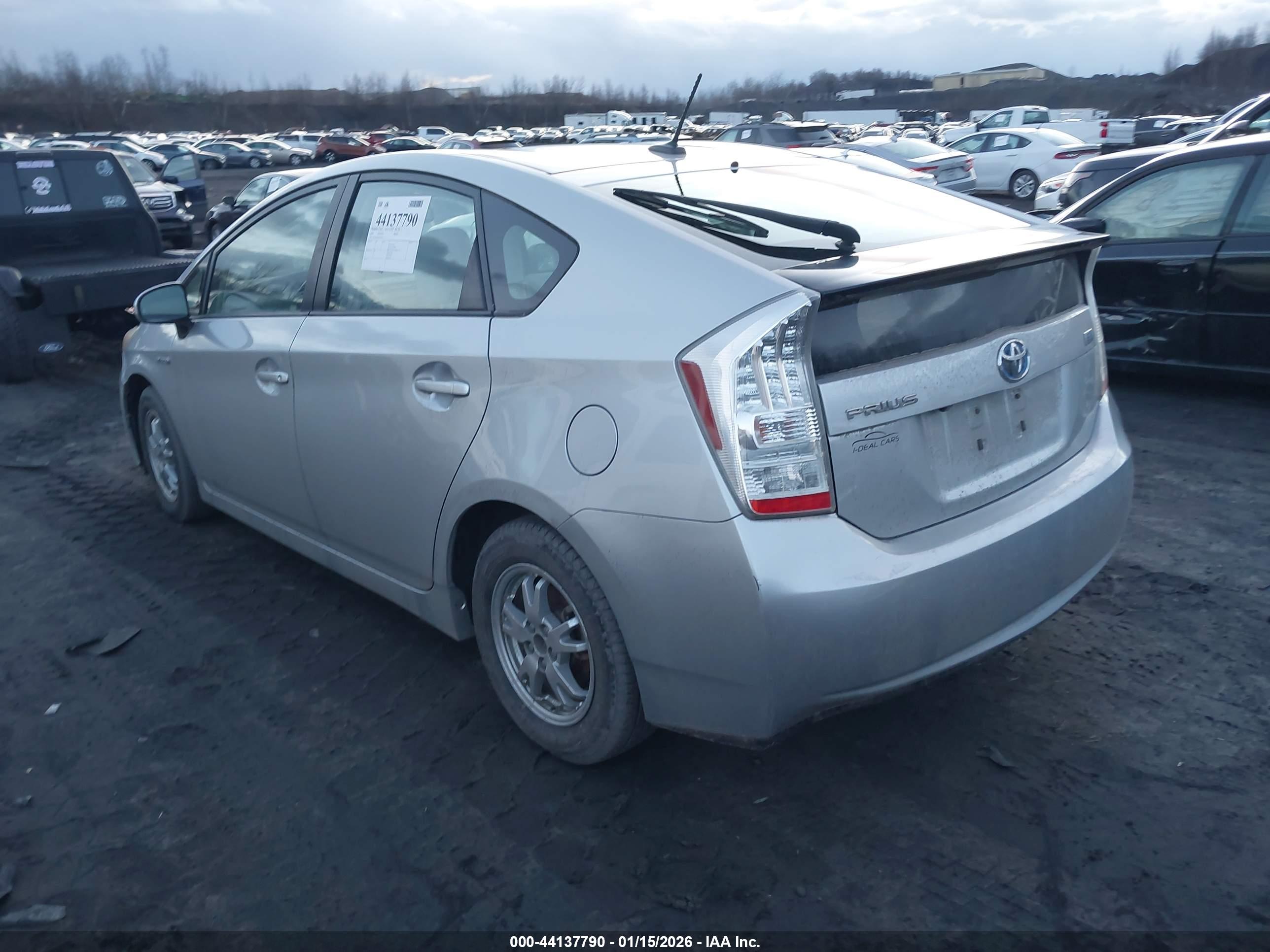 TOYOTA PRIUS image 3