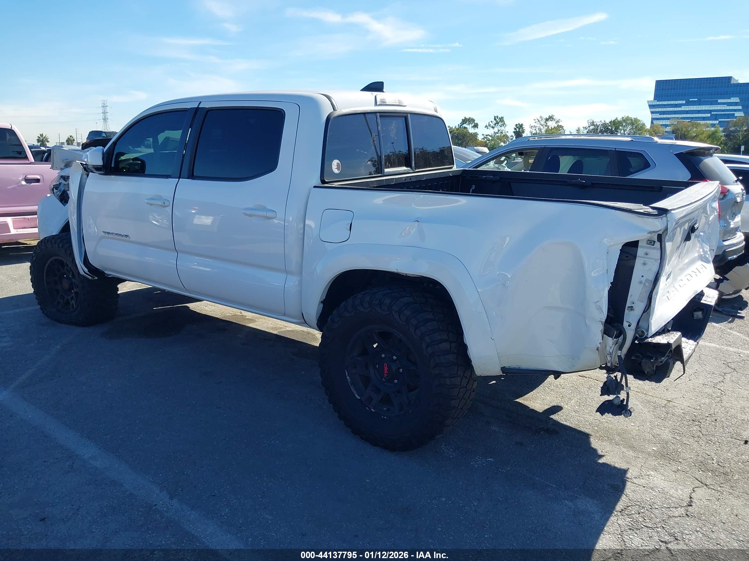 TOYOTA TACOMA image 3