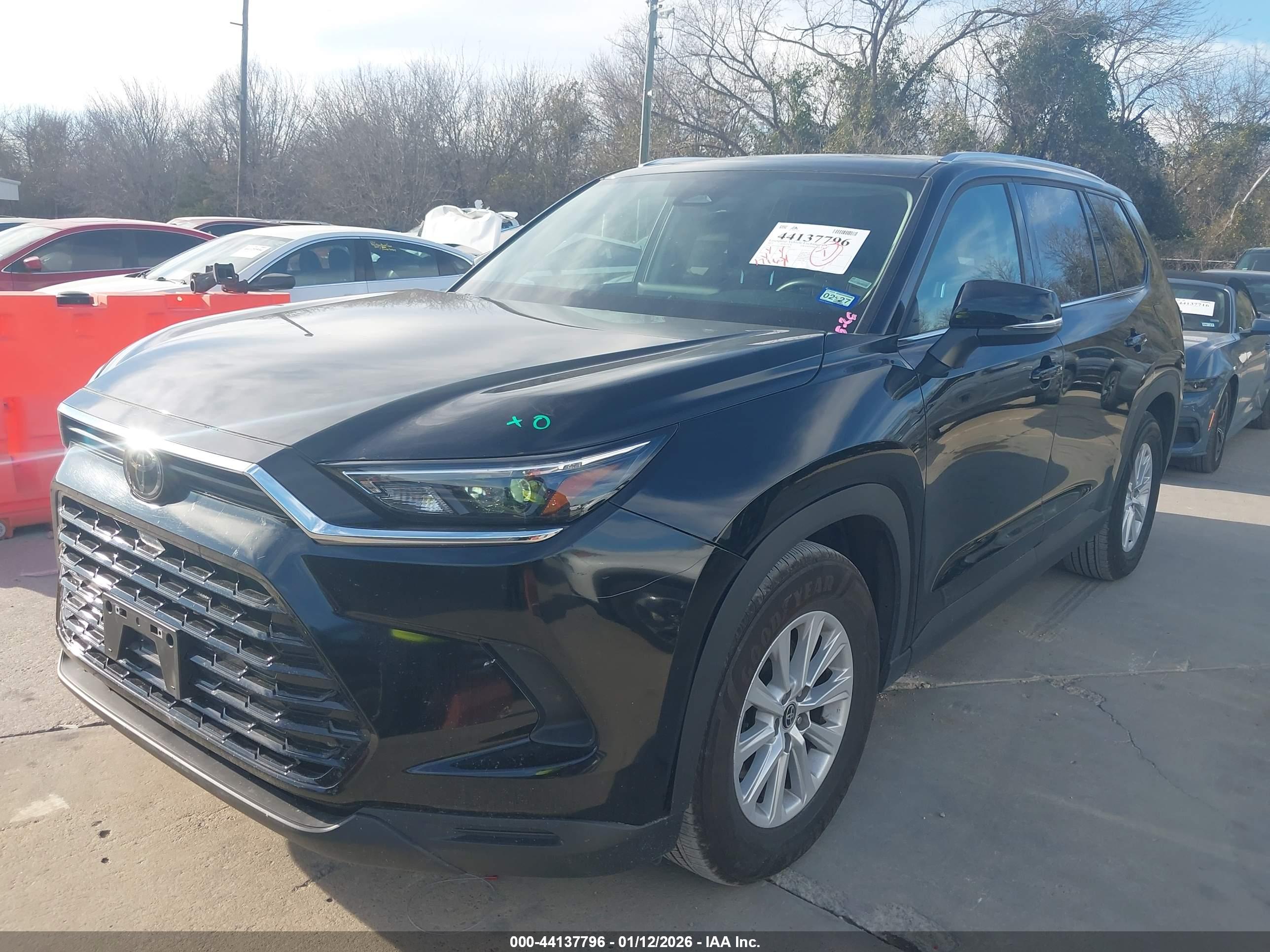TOYOTA GRAND image 2