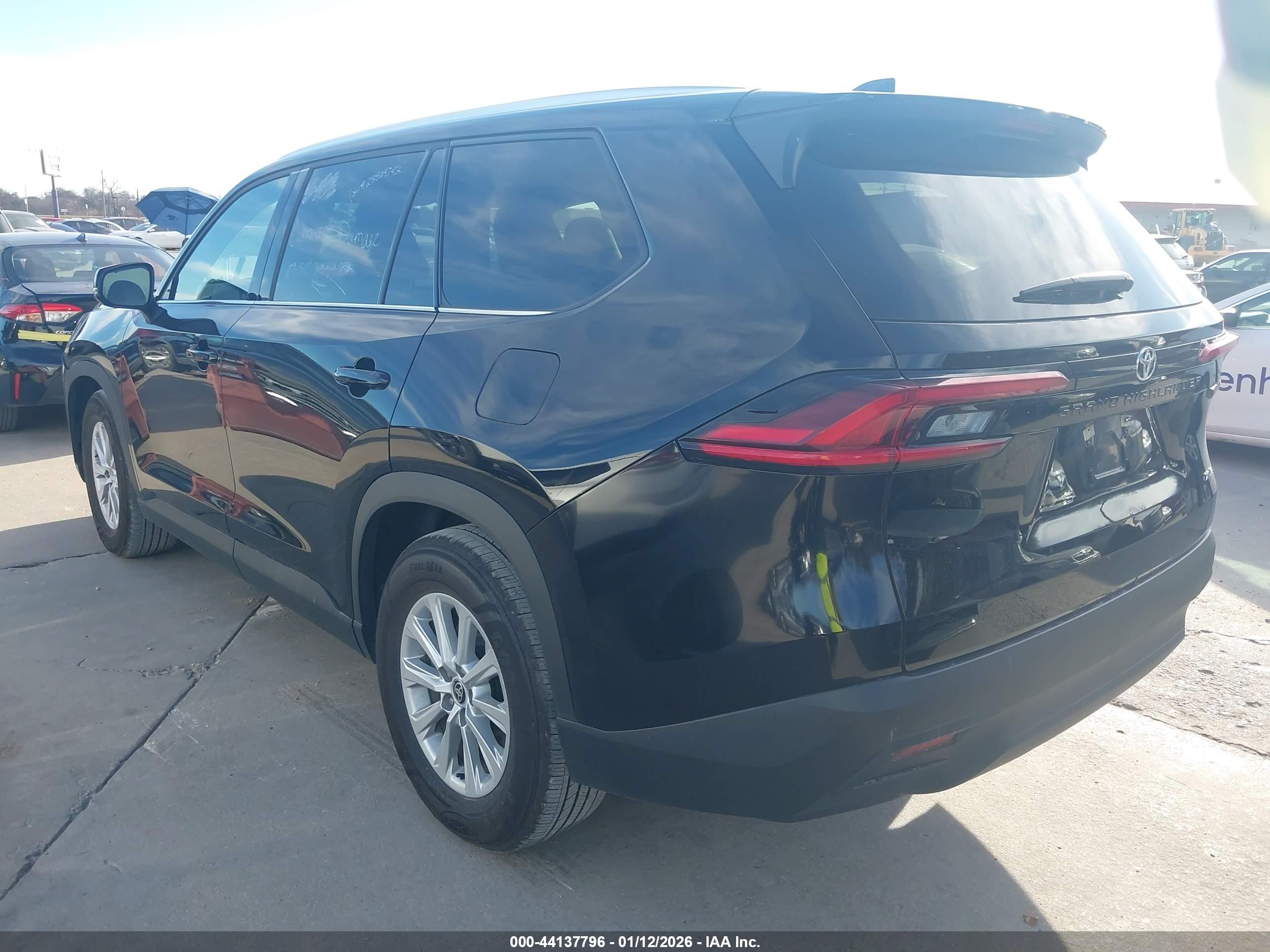 TOYOTA GRAND image 3