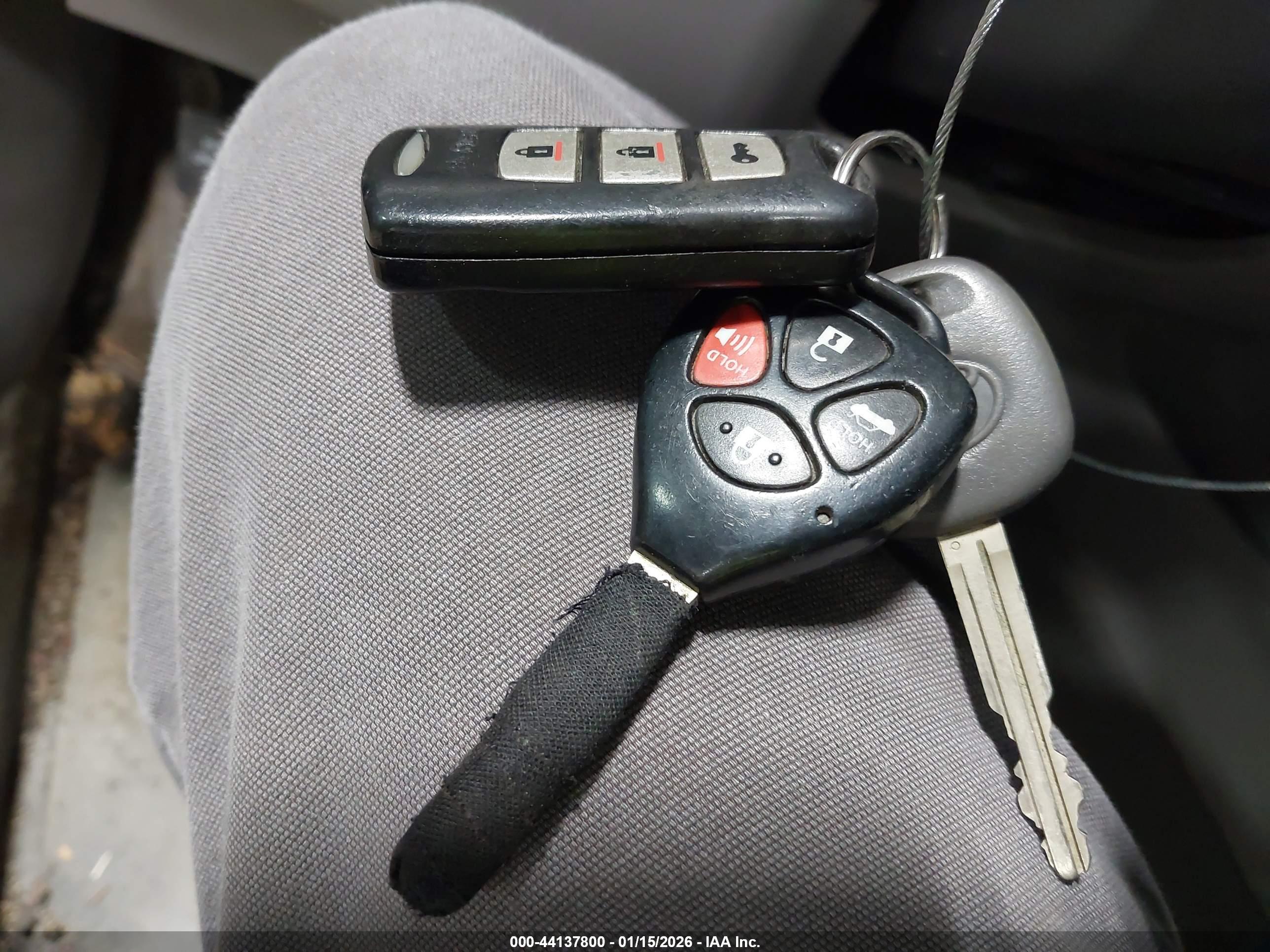 TOYOTA CAMRY image 11