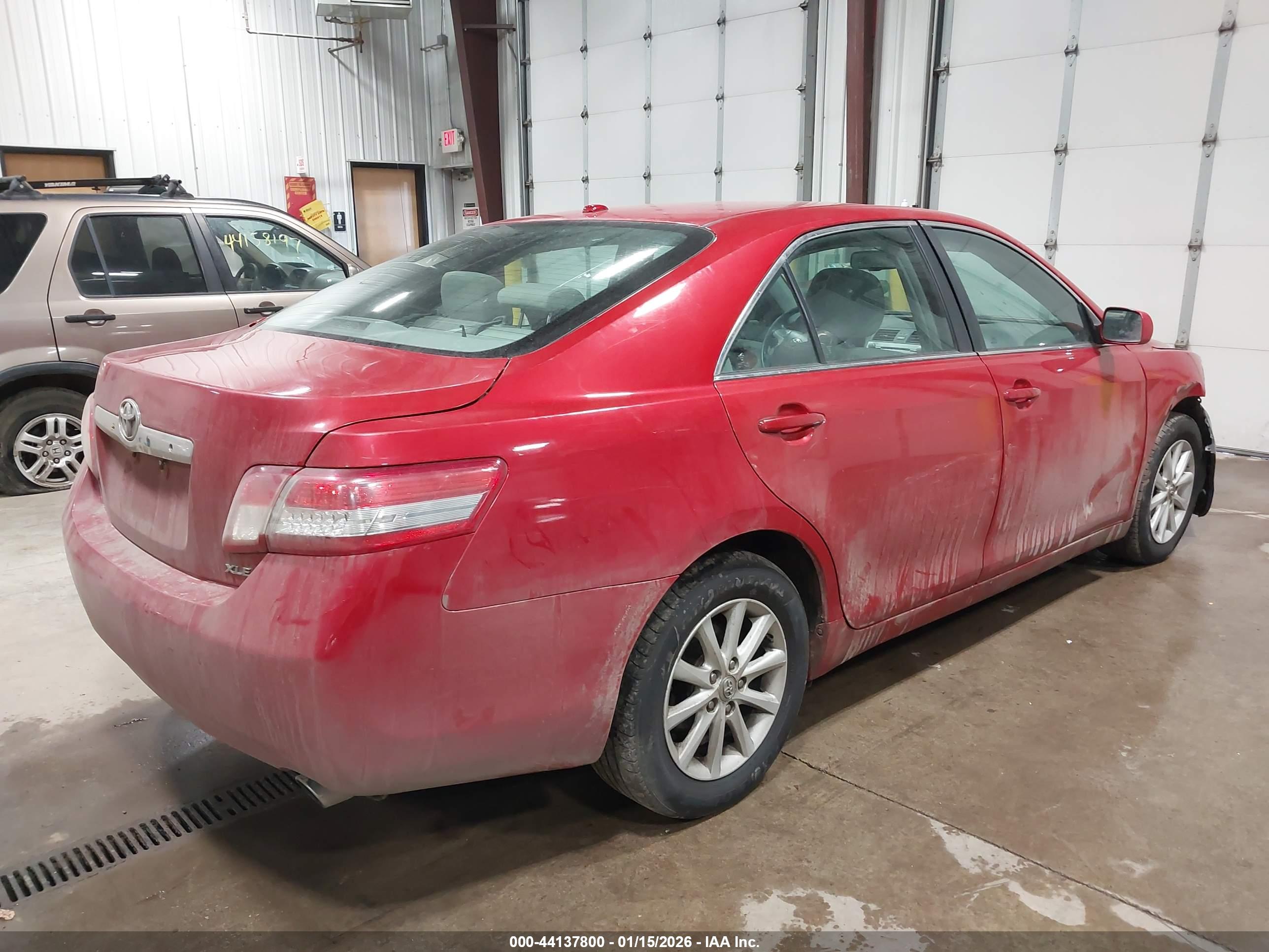 TOYOTA CAMRY image 4