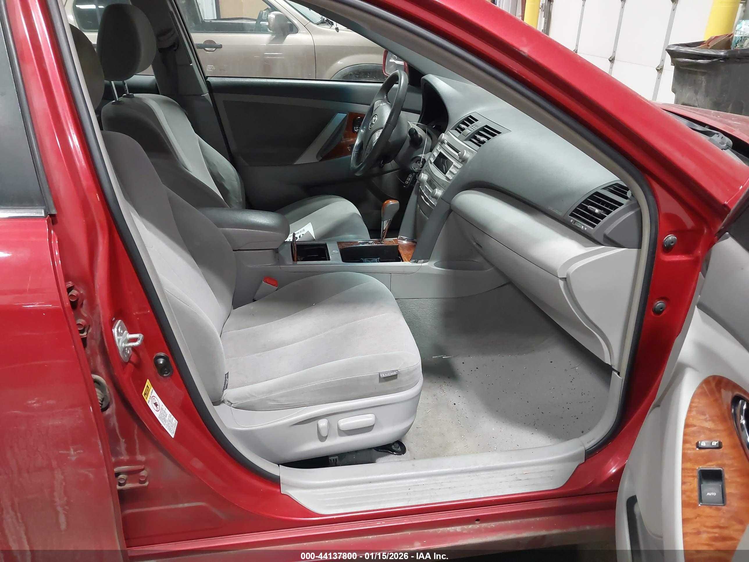 TOYOTA CAMRY image 5