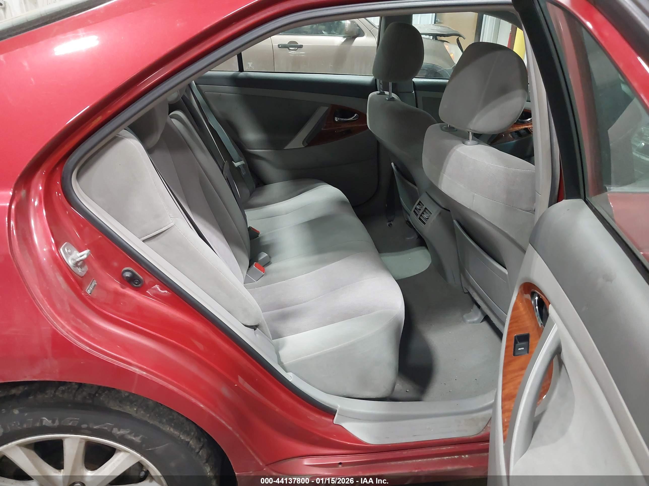 TOYOTA CAMRY image 8