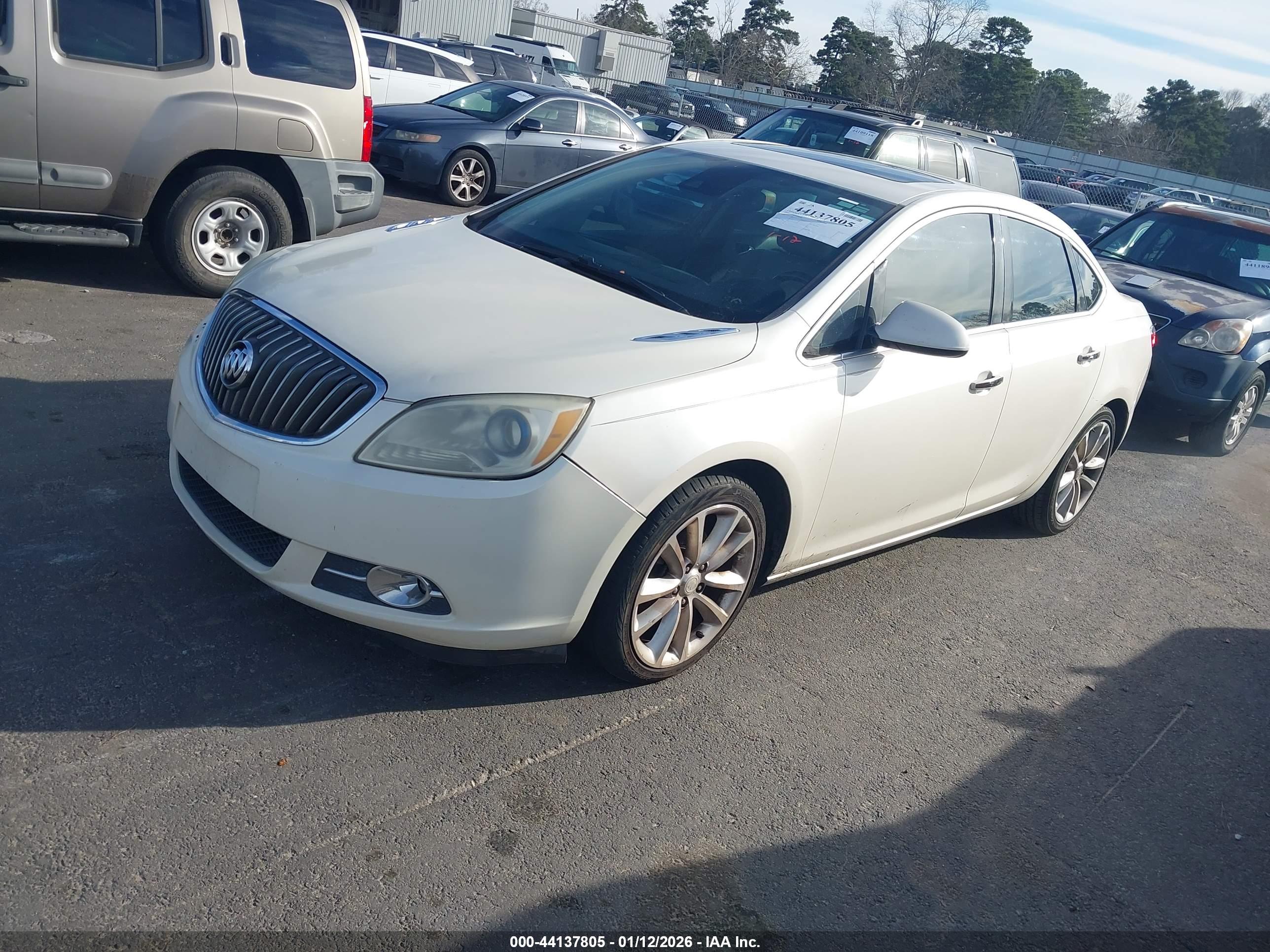 BUICK VERANO image 2