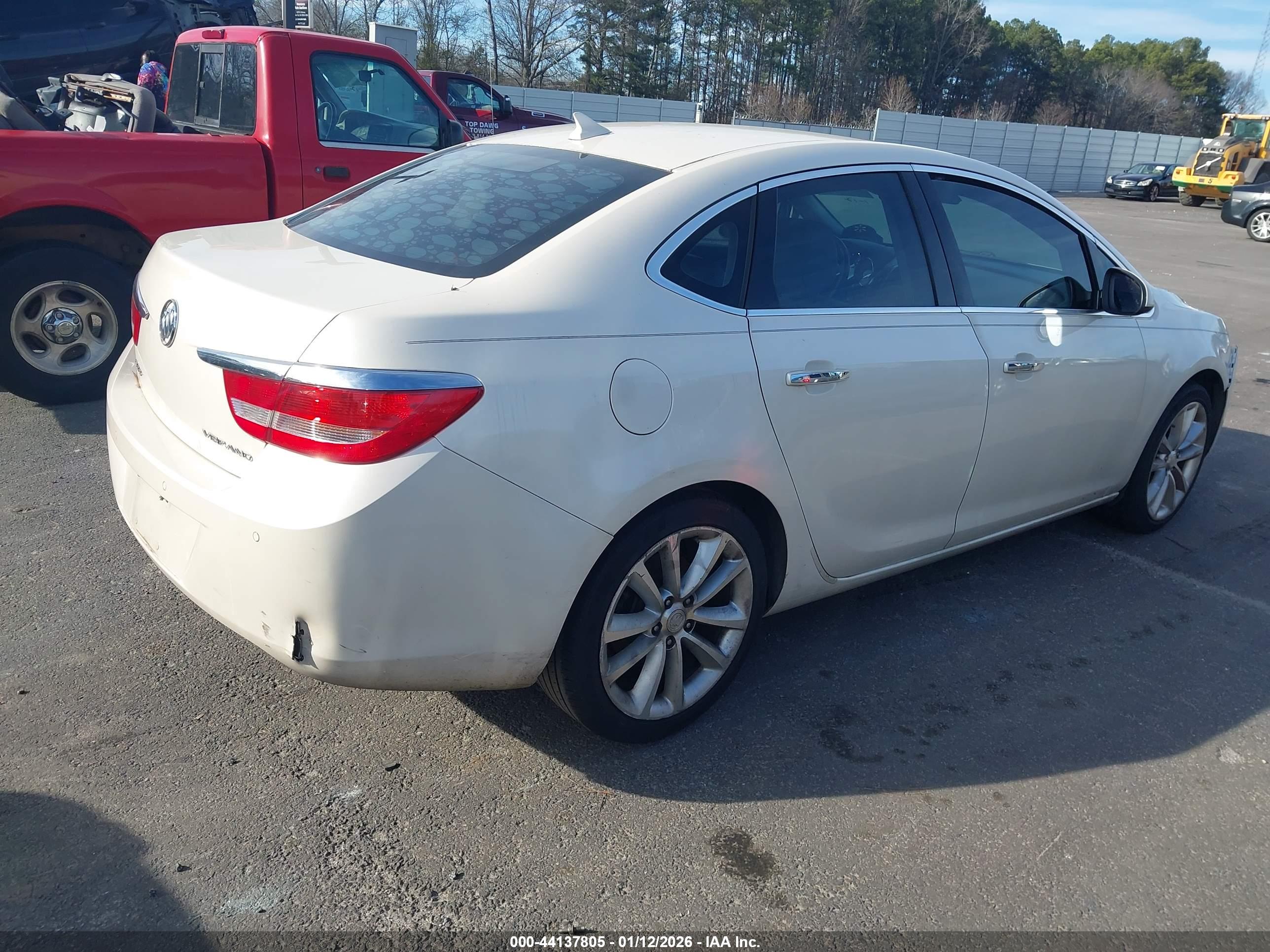 BUICK VERANO image 4