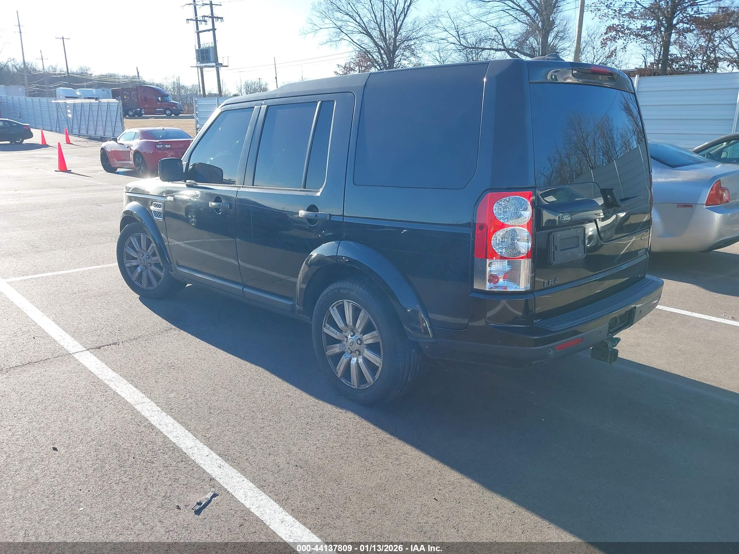 LAND ROVER image 3