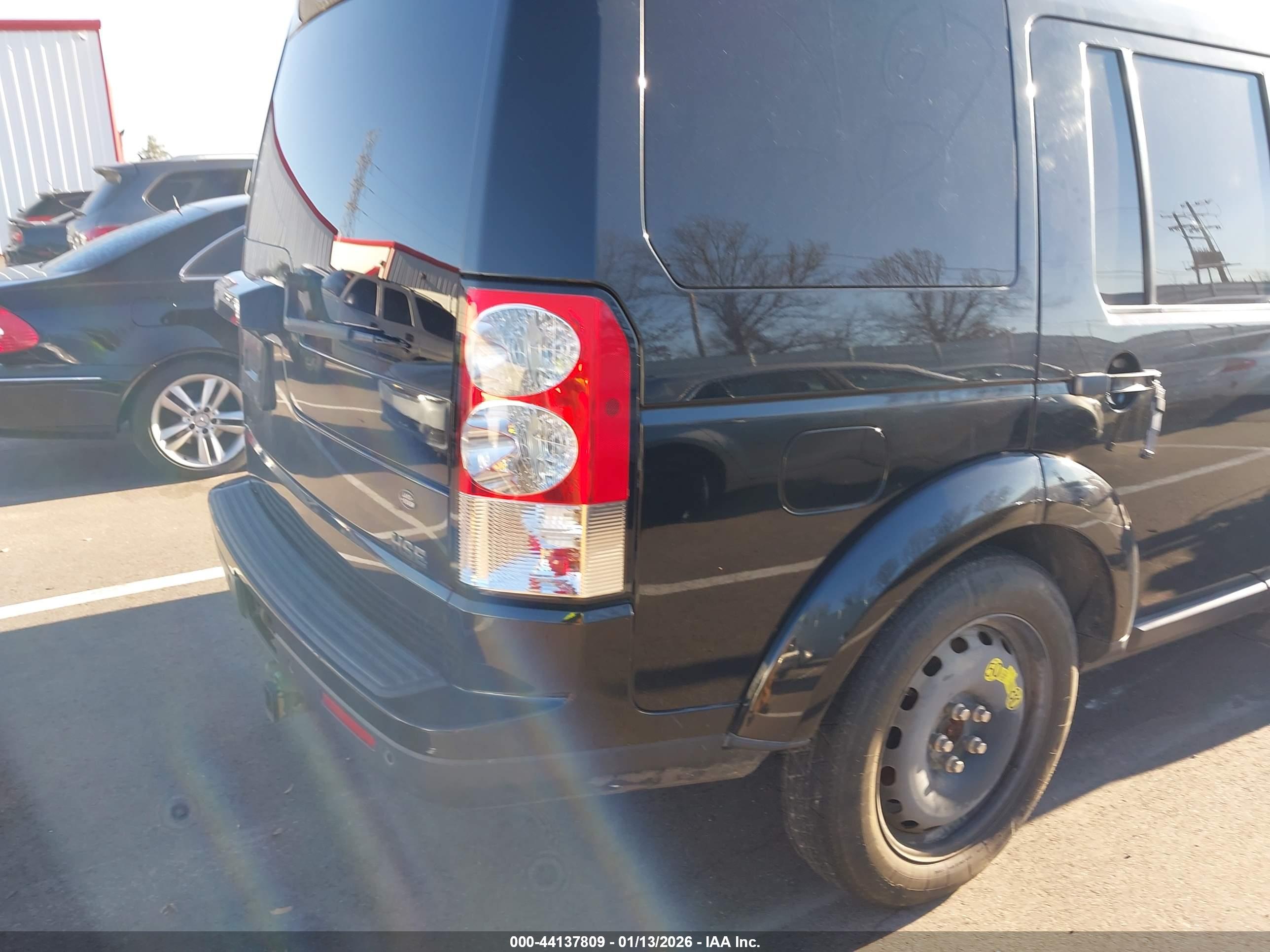 LAND ROVER image 6