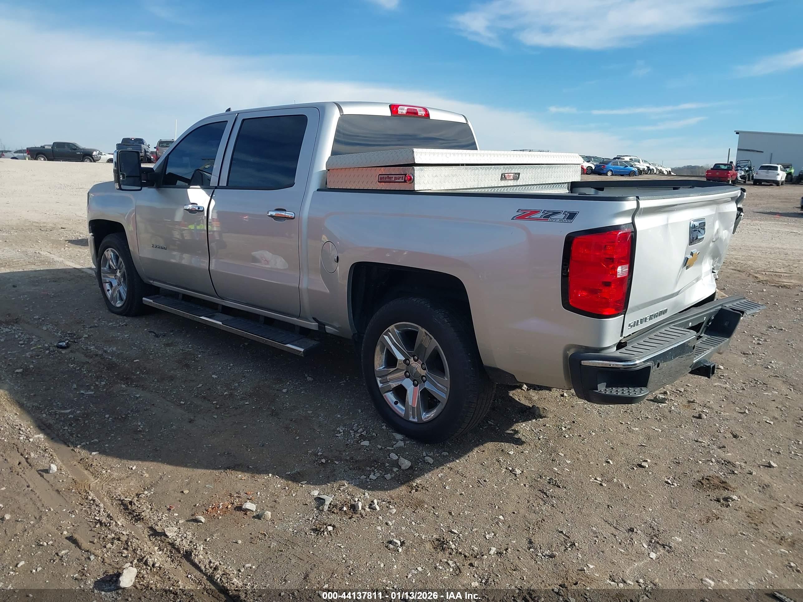 CHEVROLET SILVERADO image 3