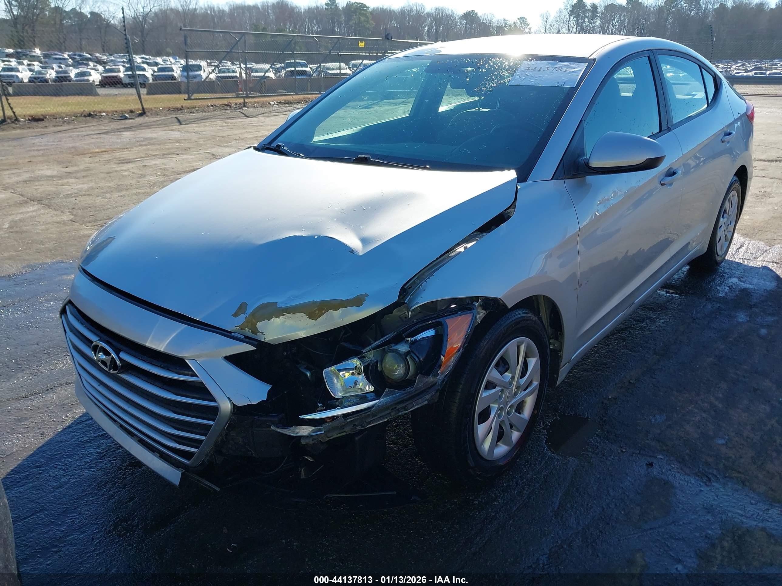 HYUNDAI ELANTRA image 6
