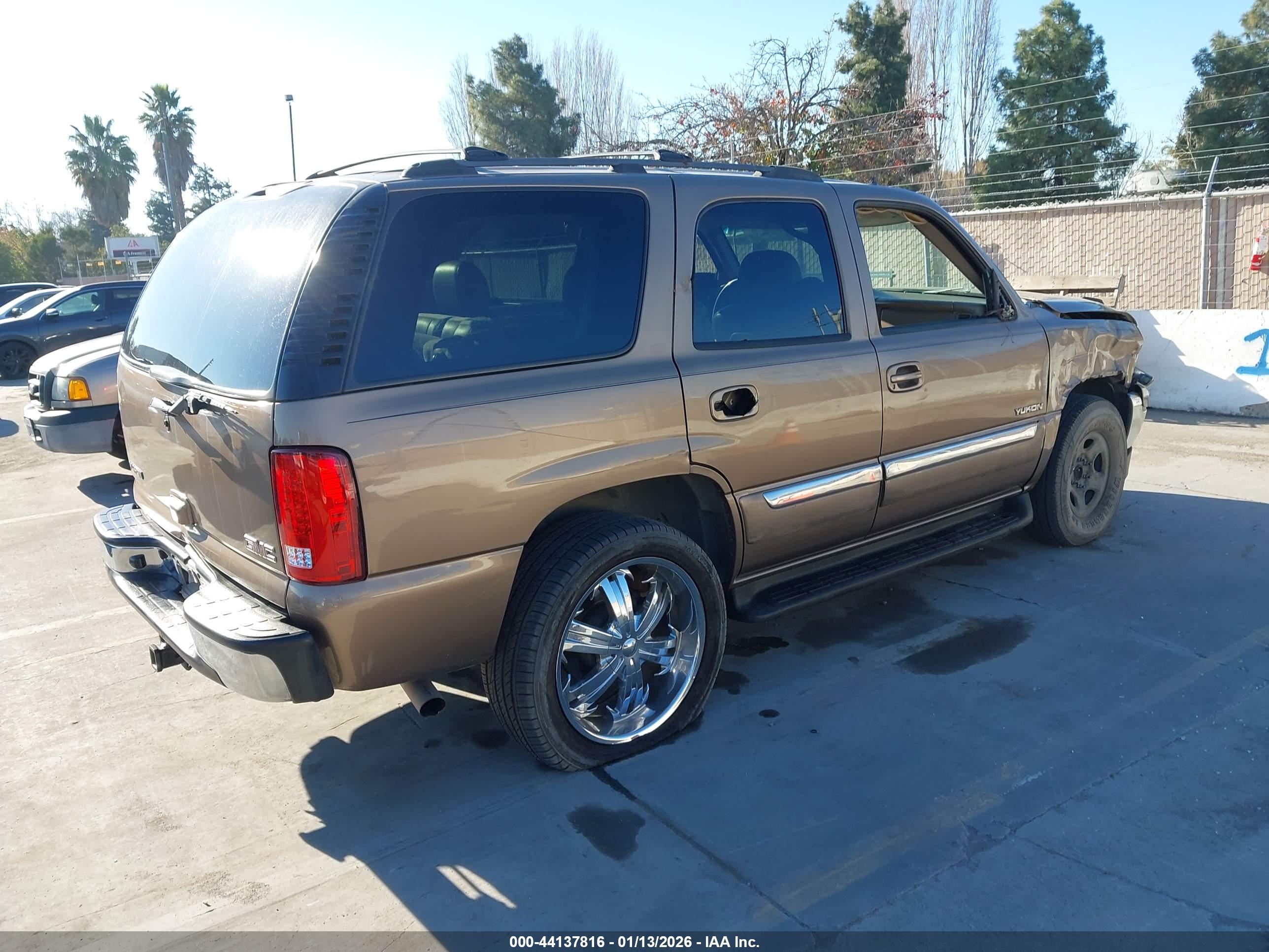 GMC YUKON image 4