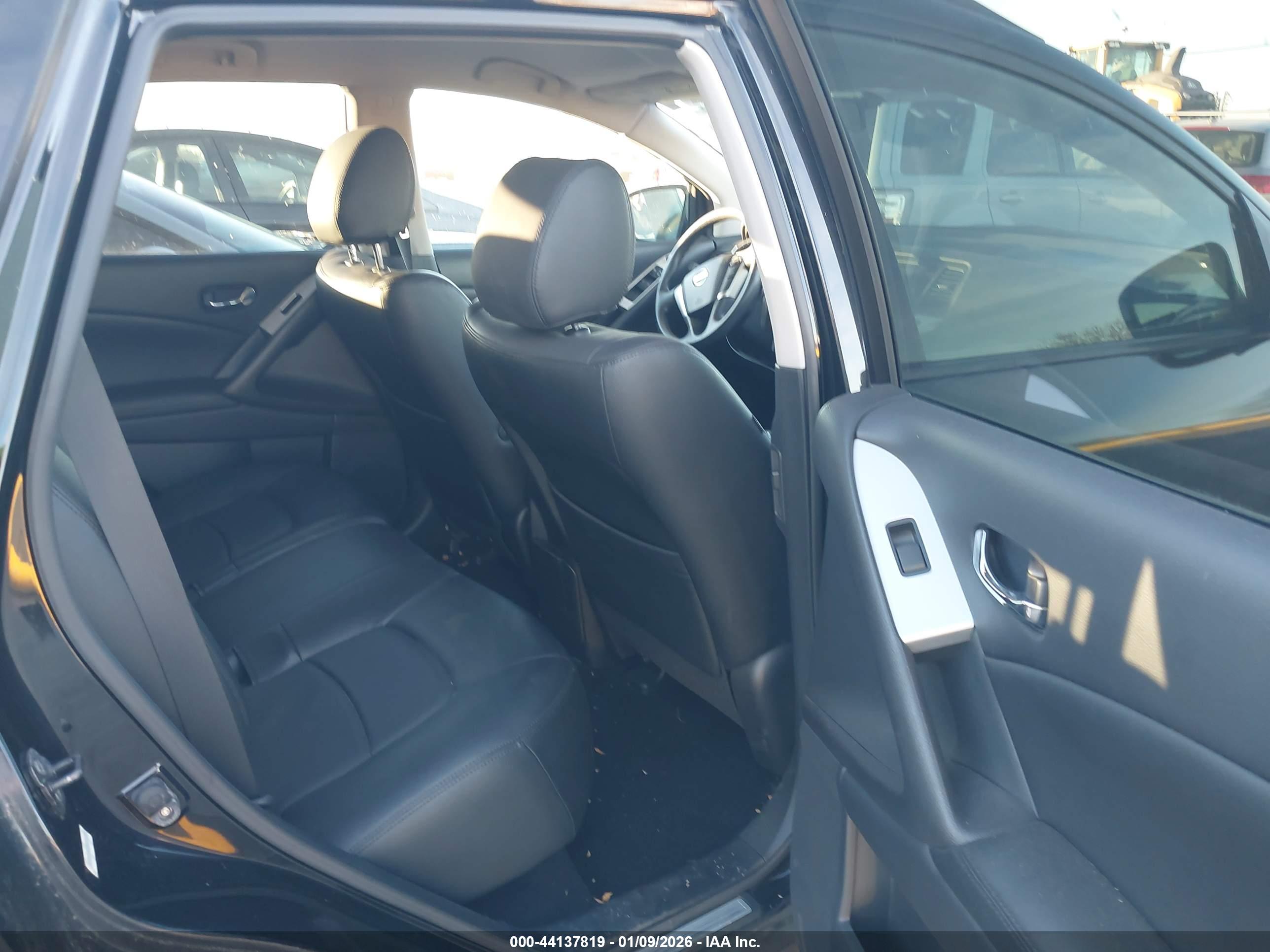 NISSAN MURANO image 8