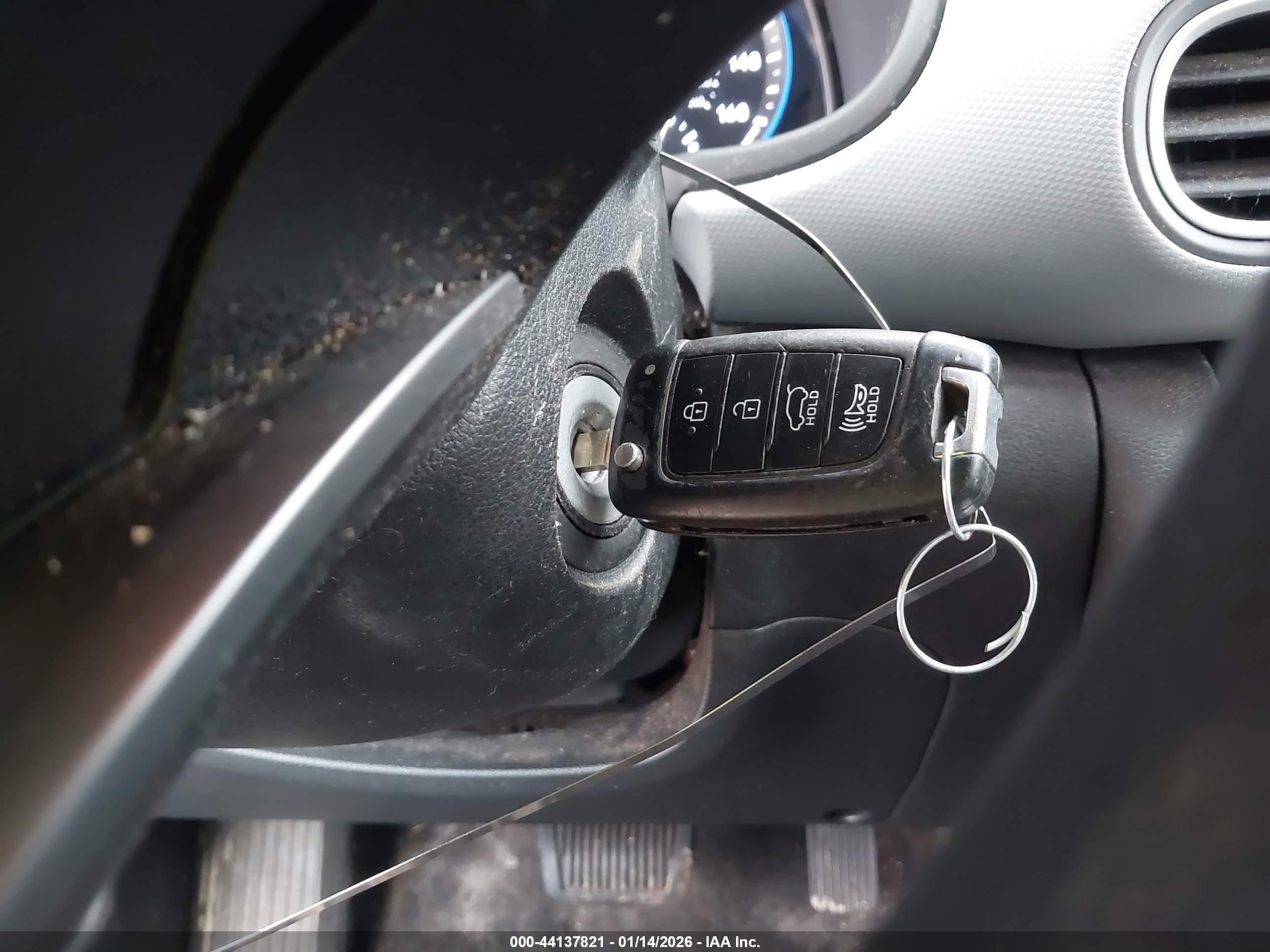 HYUNDAI KONA image 11