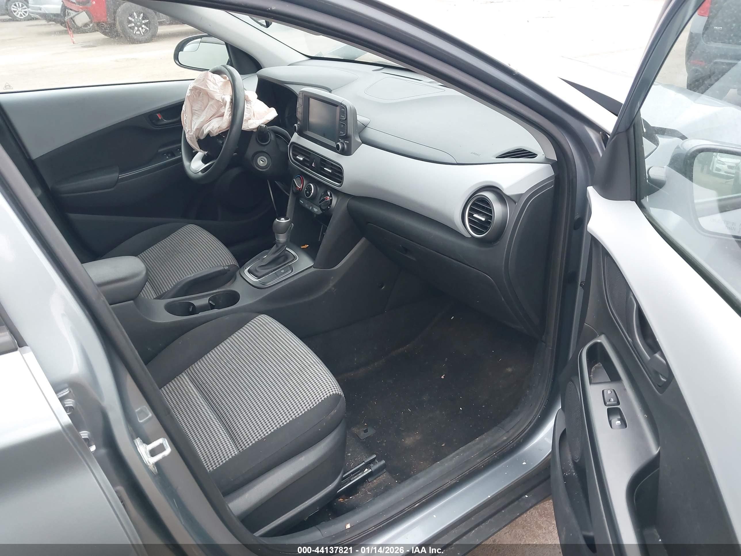 HYUNDAI KONA image 5