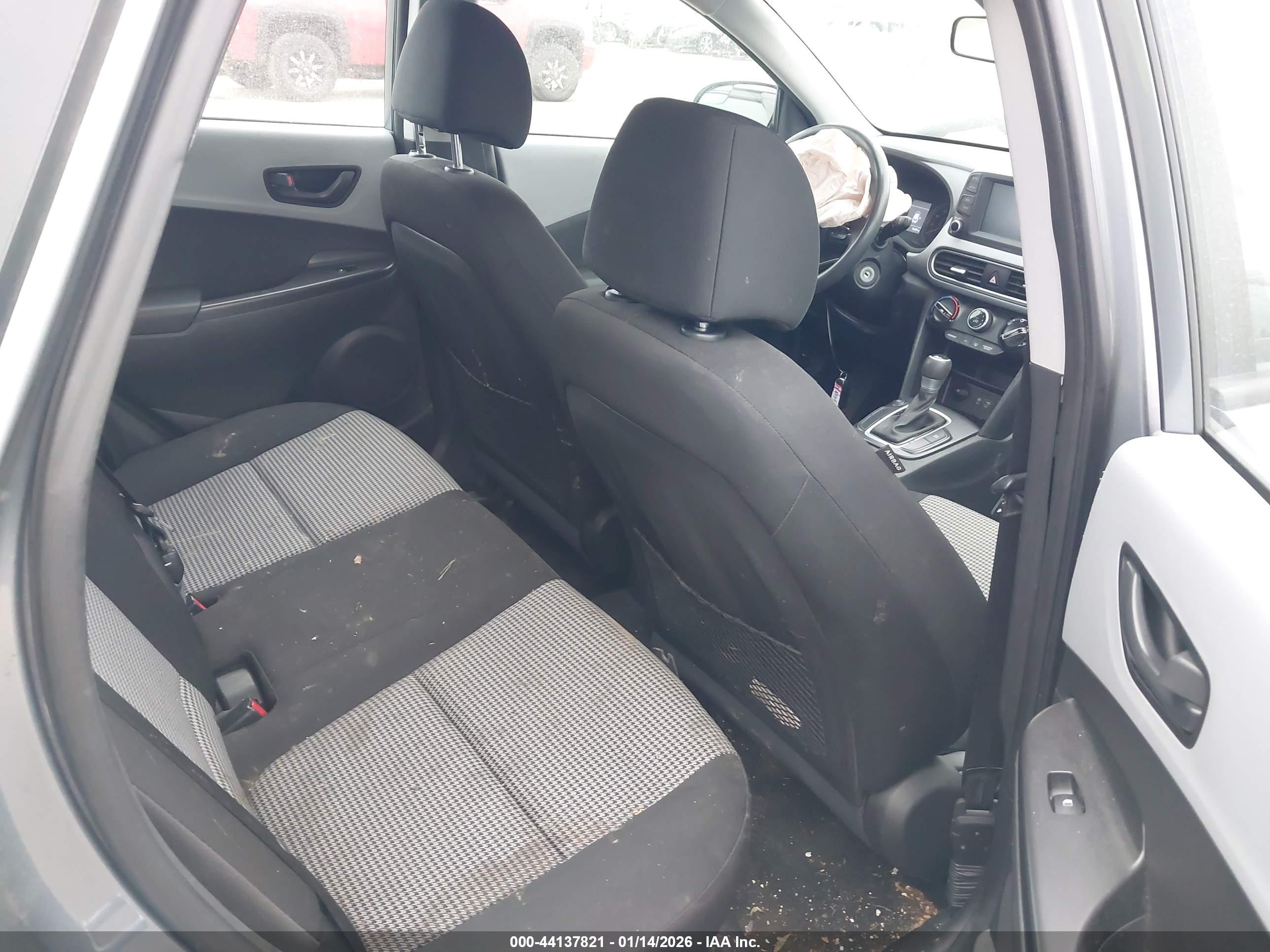 HYUNDAI KONA image 8