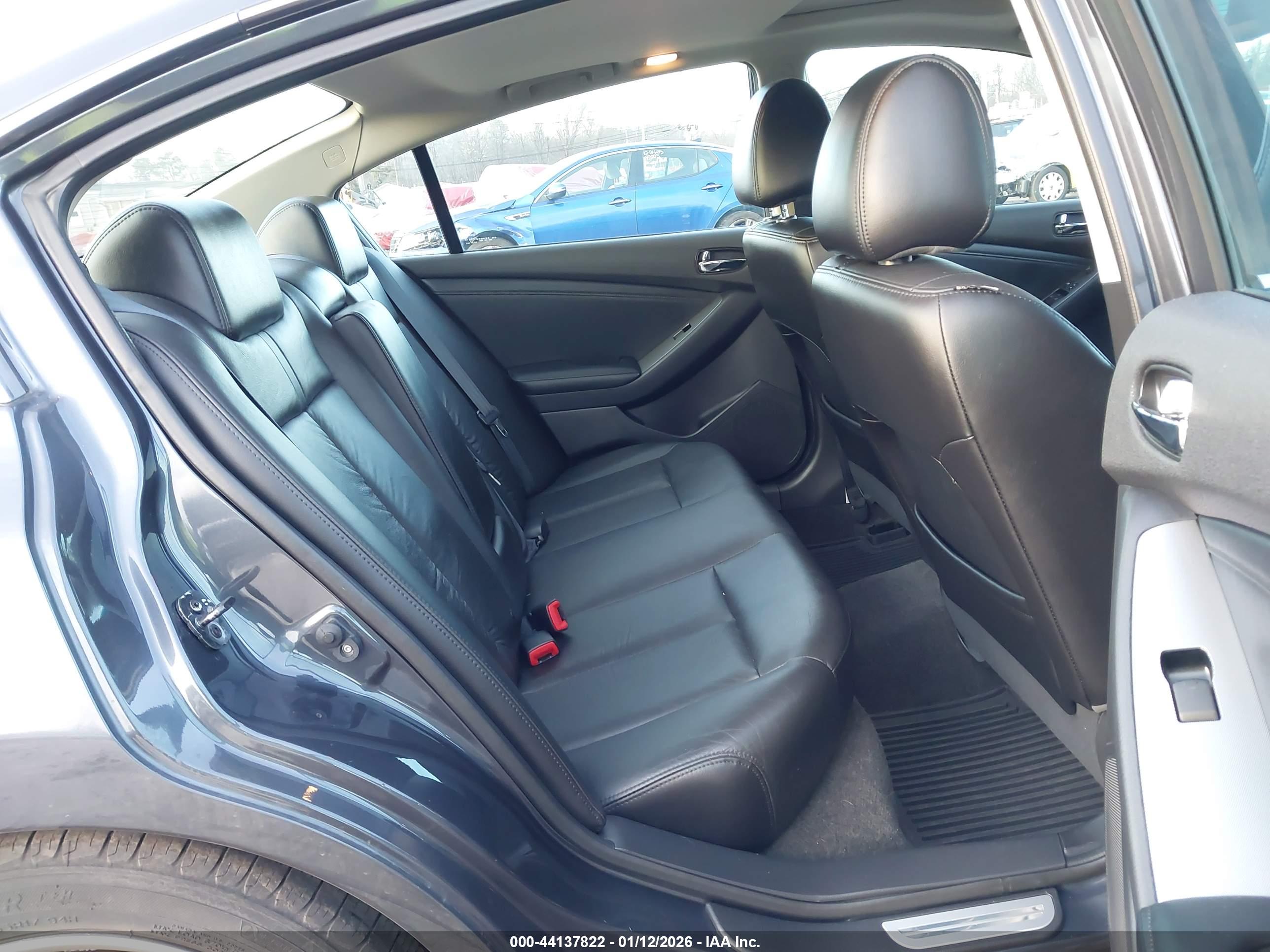 NISSAN ALTIMA image 8