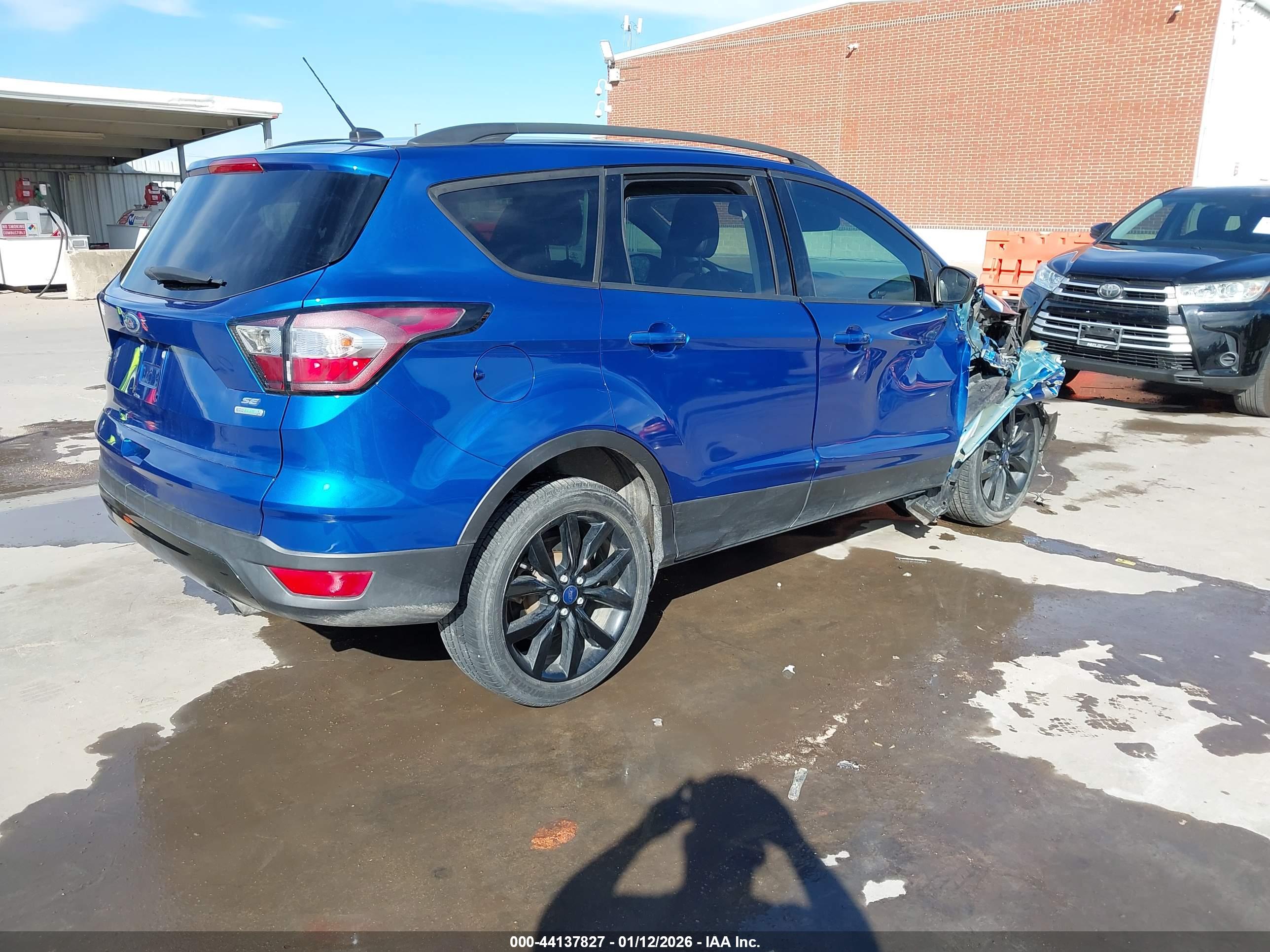 FORD ESCAPE image 4