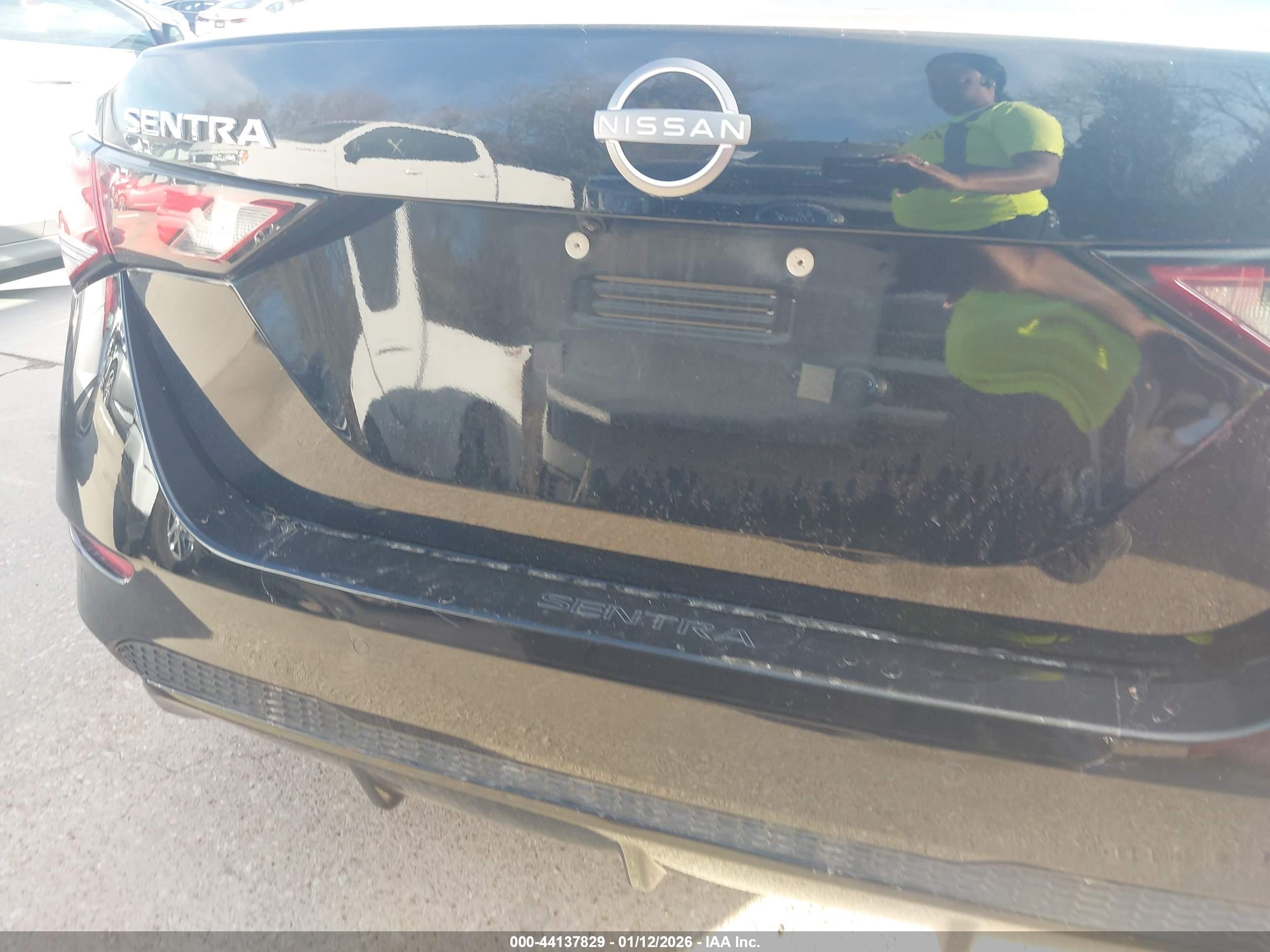 NISSAN SENTRA image 6