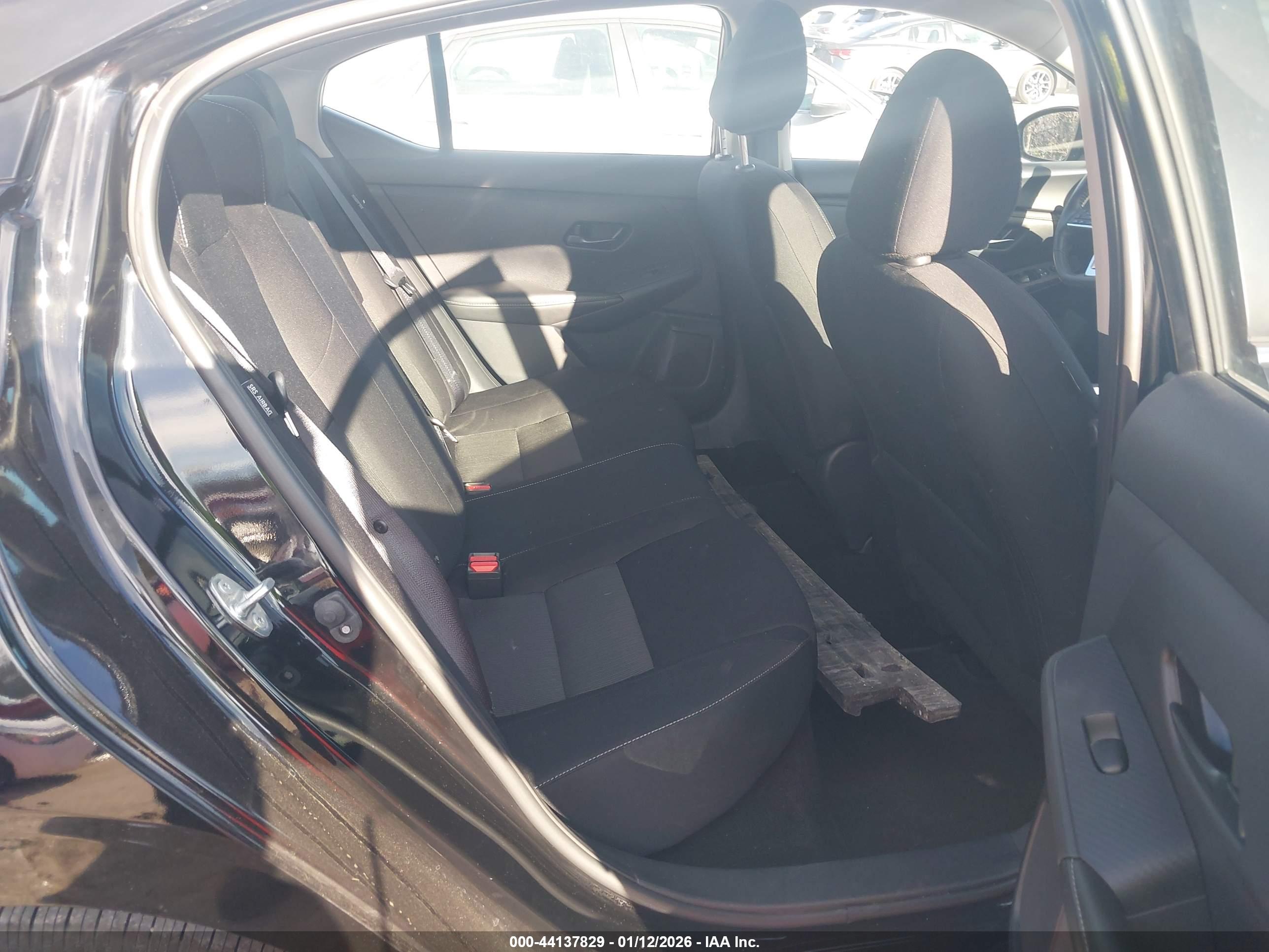 NISSAN SENTRA image 8