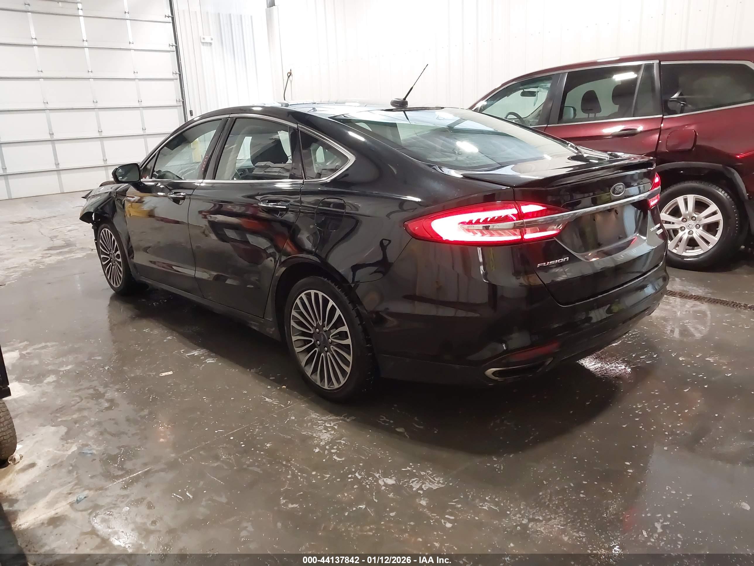 FORD FUSION image 3